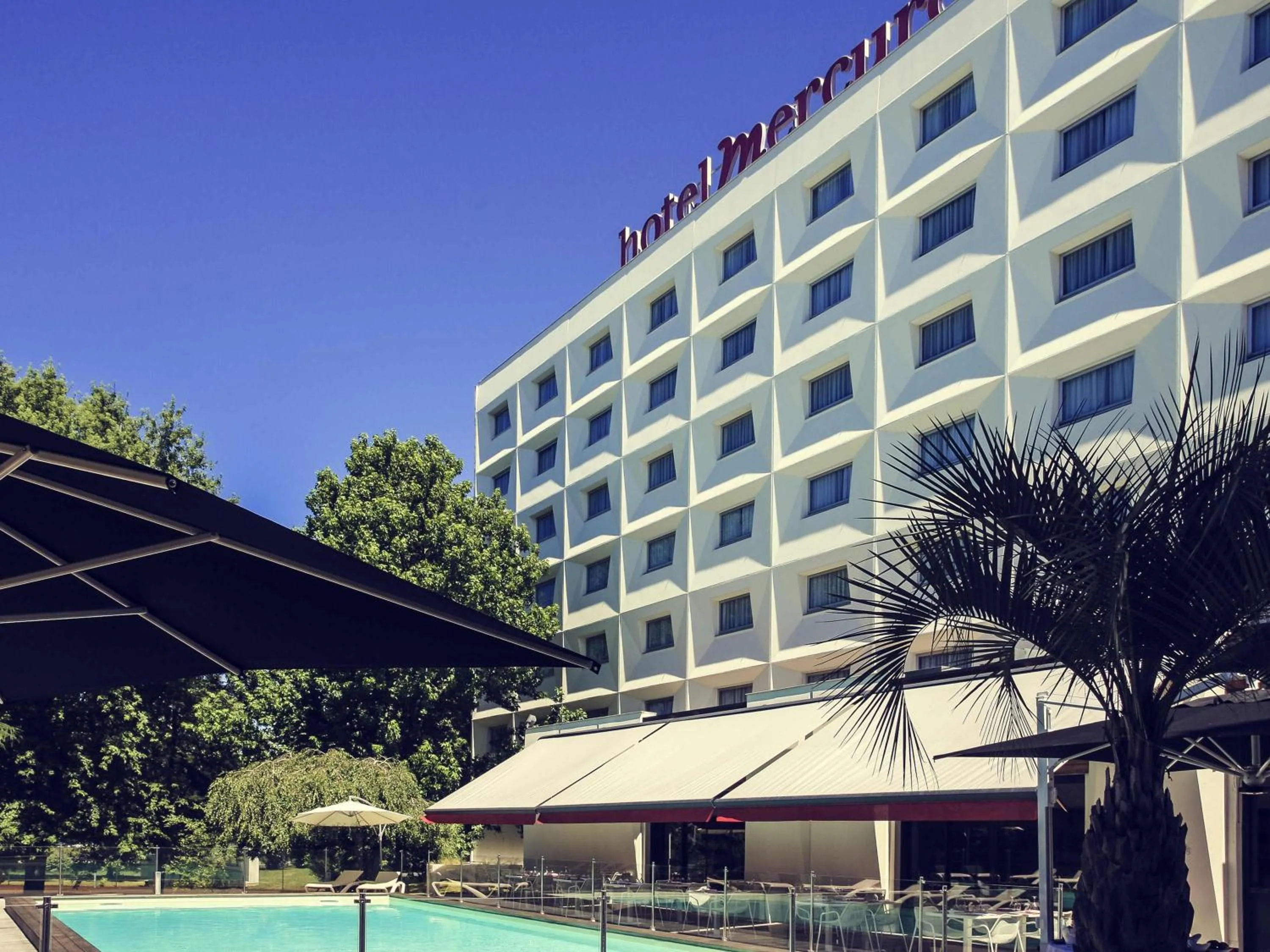 Restaurant/places to eat in Mercure Bordeaux Lac