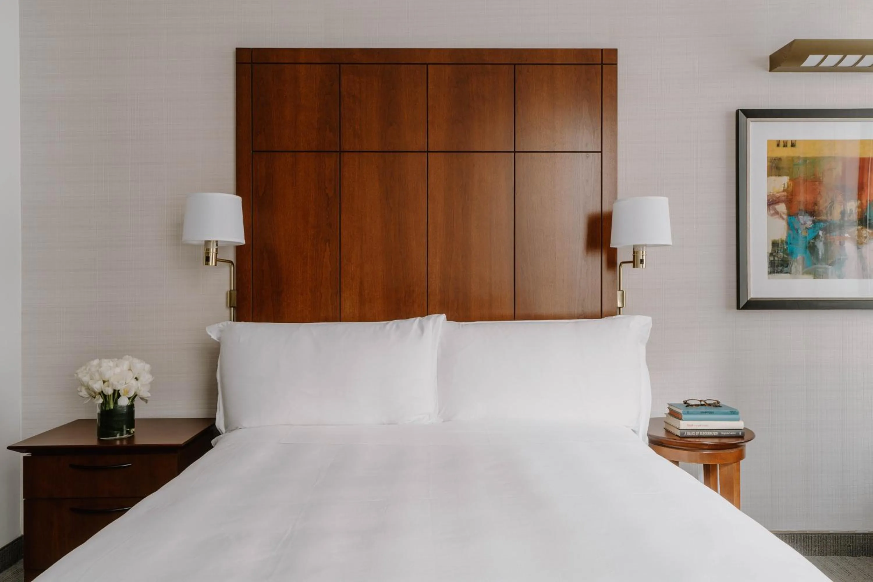 Bedroom, Bed in Central Loop Hotel