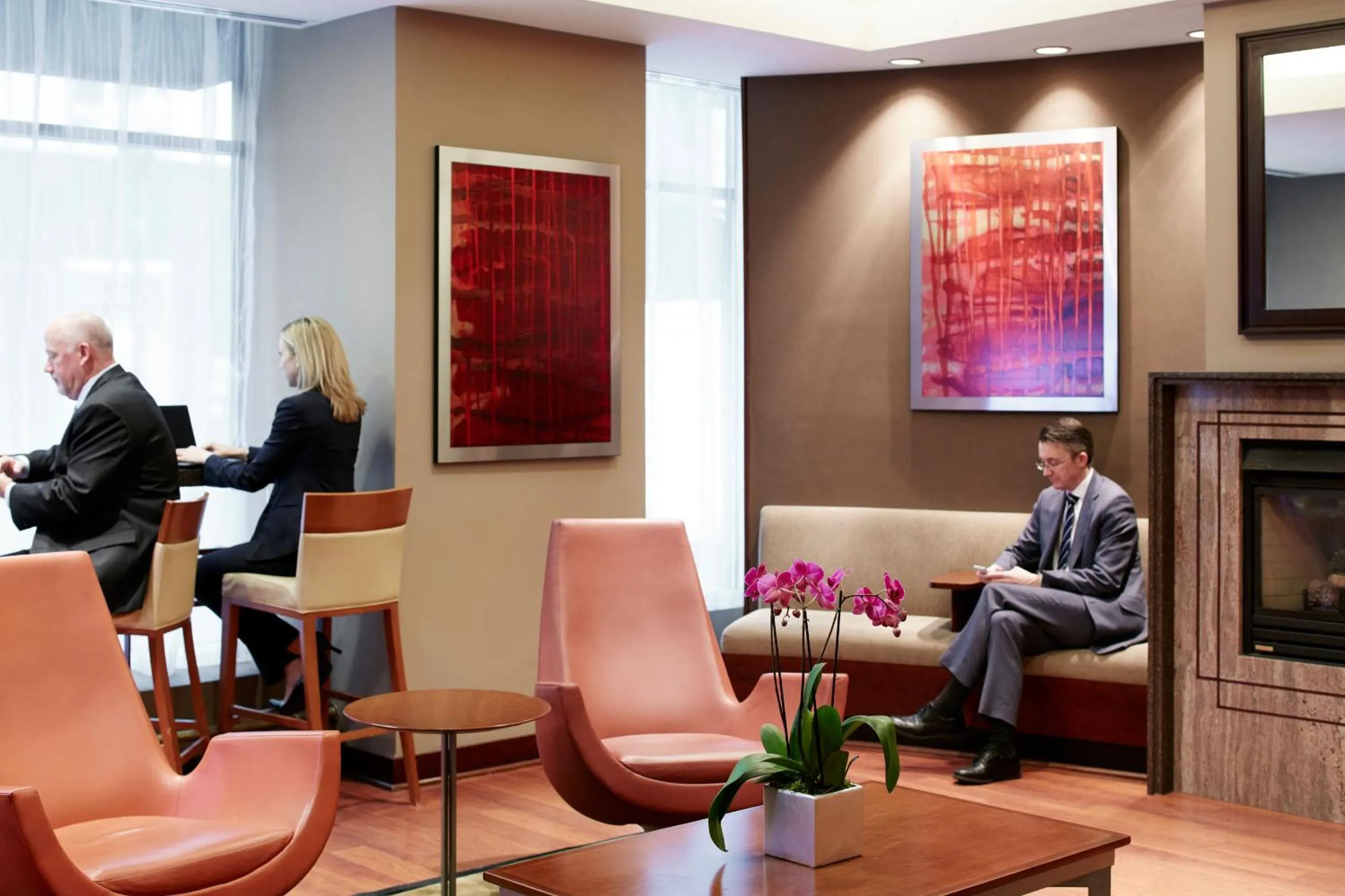 Communal lounge/ TV room in Central Loop Hotel