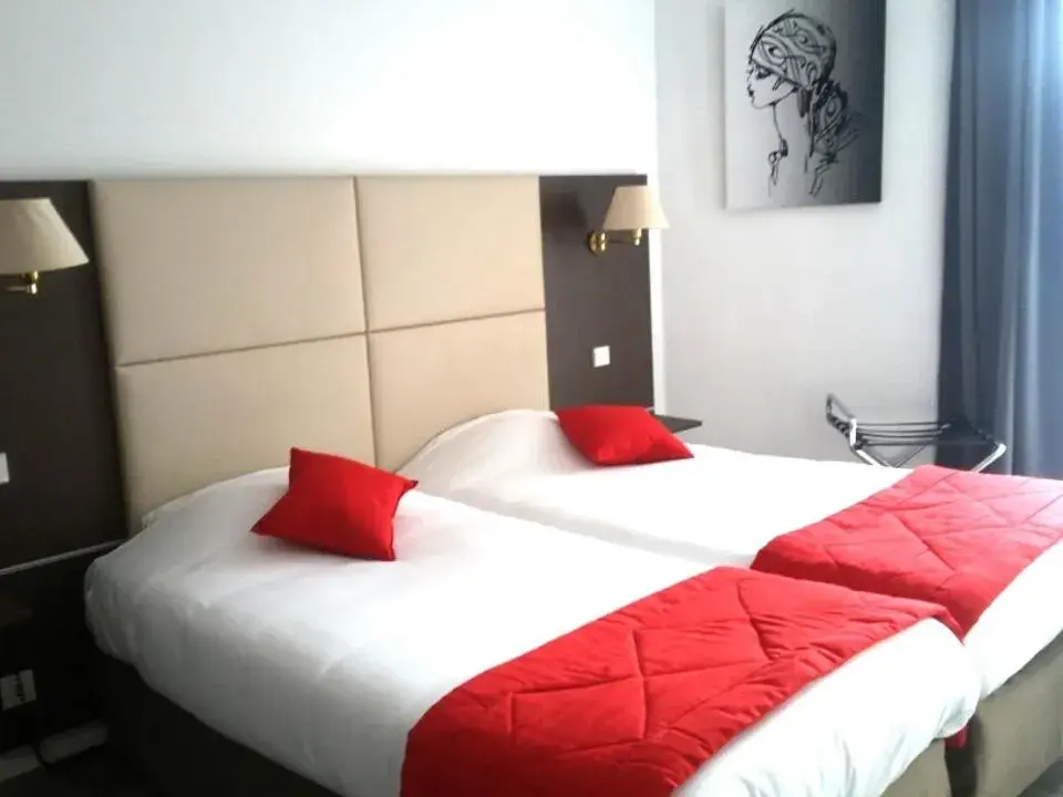 Twin Room in Hôtel D'orsay Twin Room in Hôtel D'orsay