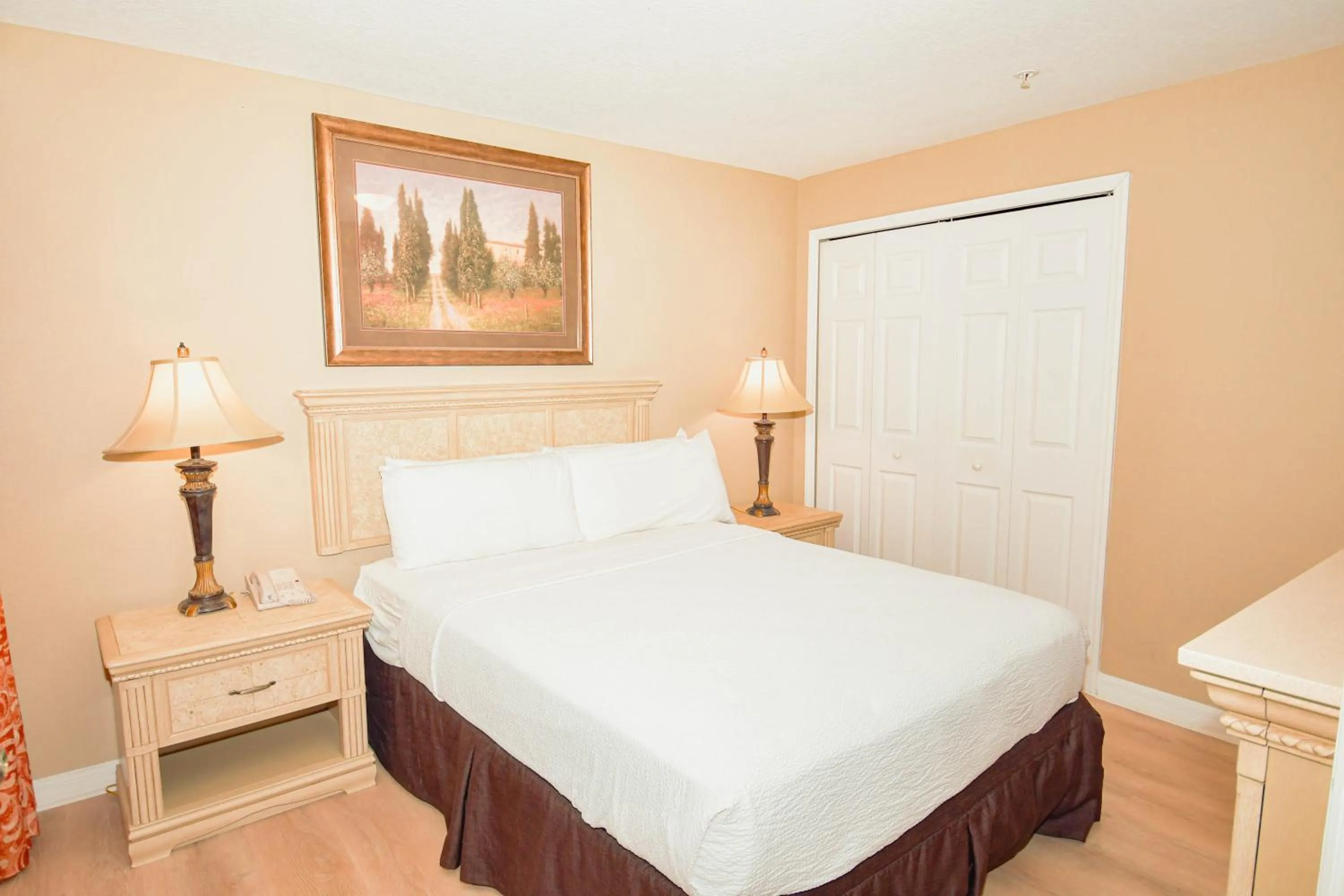 Bedroom, Bed in WorldQuest Orlando Resort