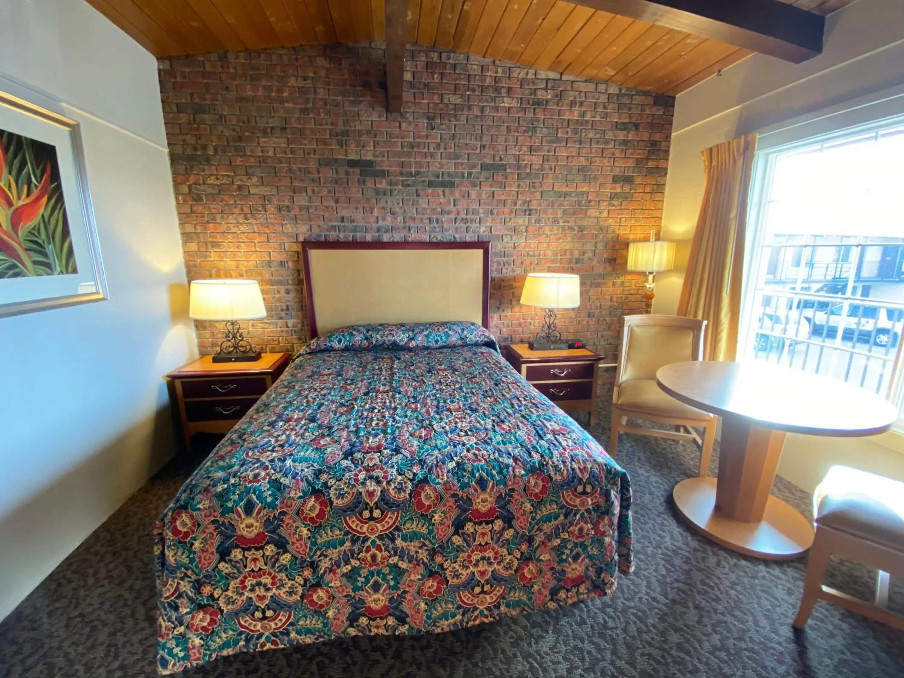 Bed in Dunes Inn Alamosa