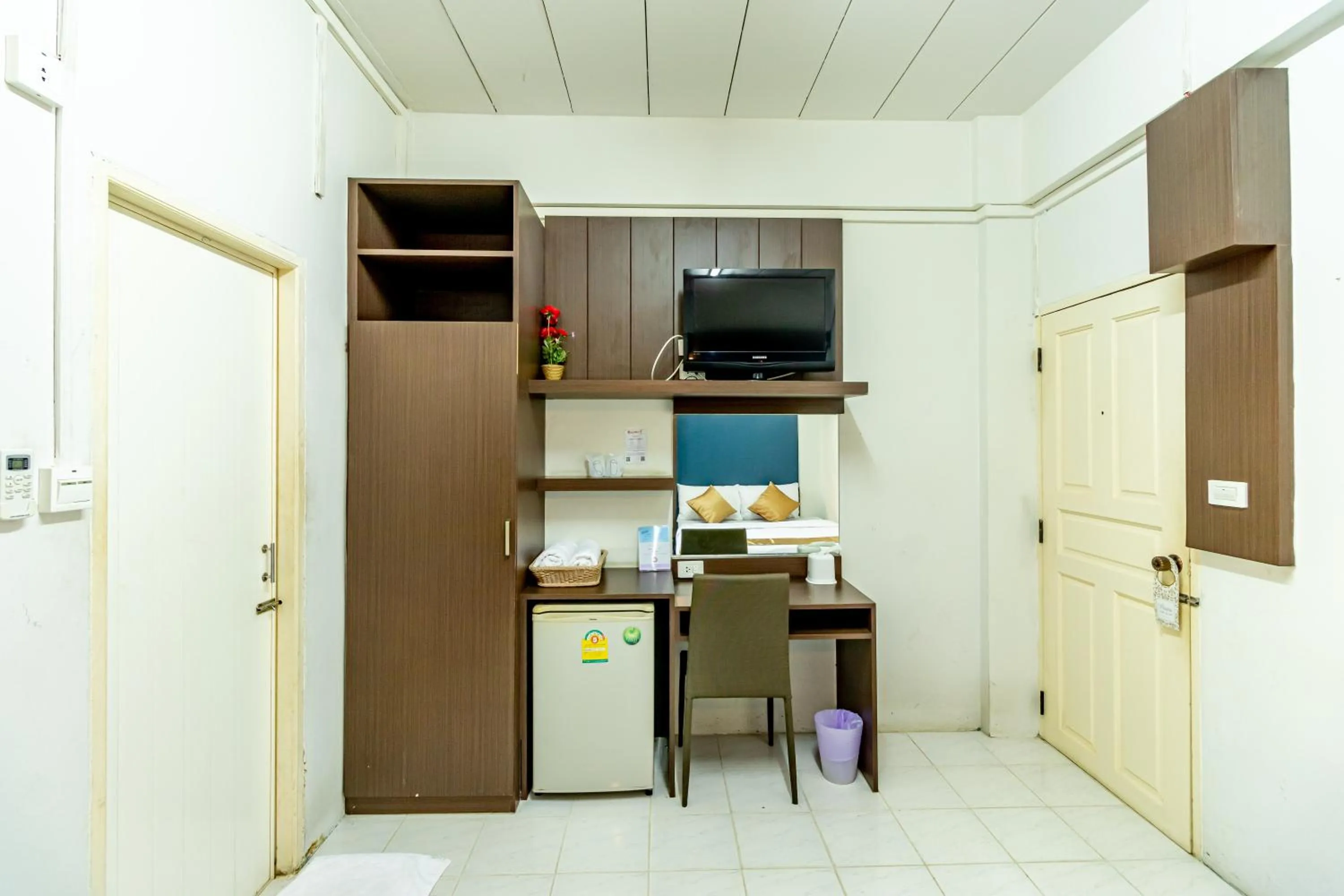 Kitchen or kitchenette in Riski Residence Bangkok-noi - Wasit Apartment