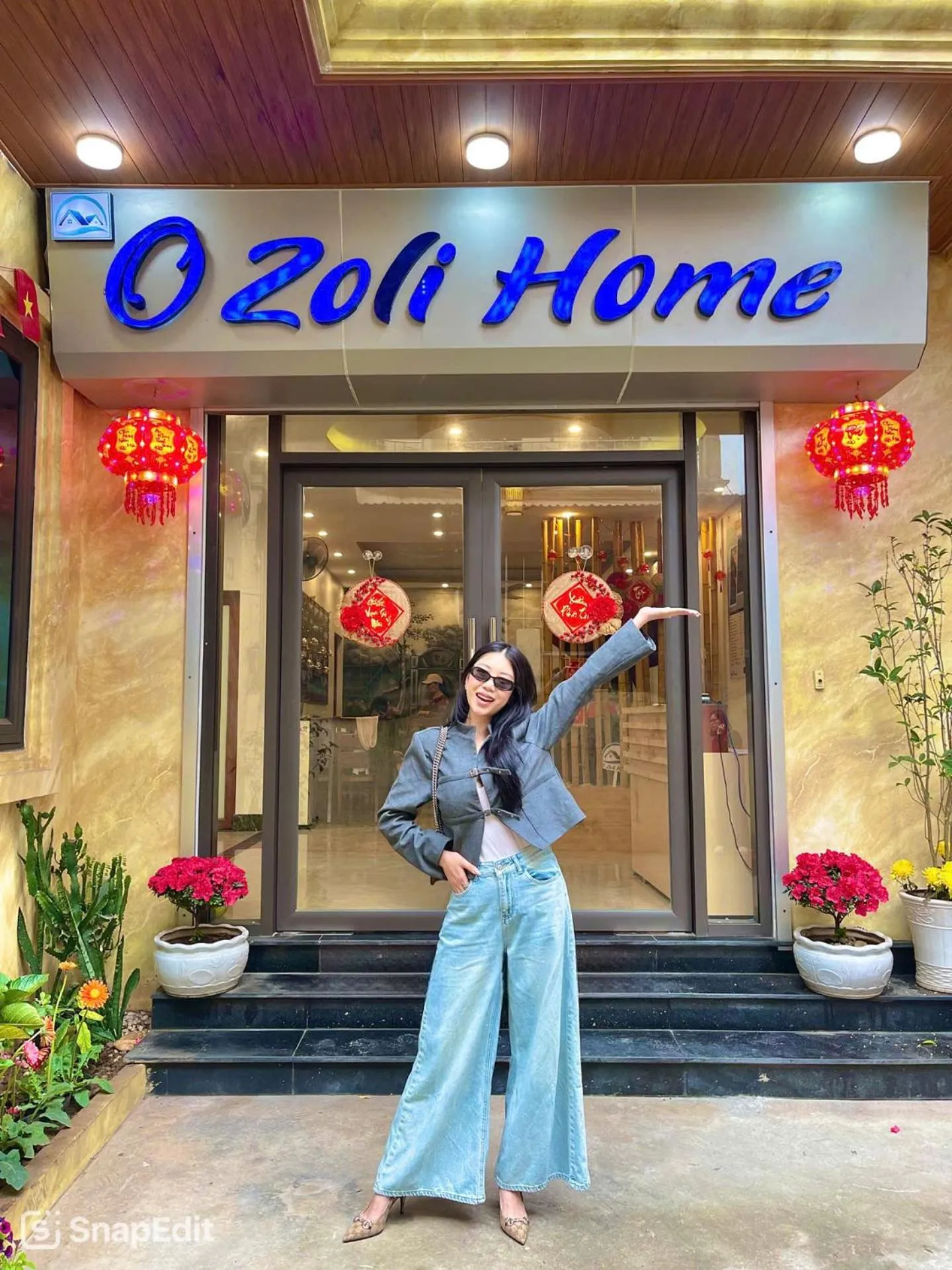 Facade/entrance in O Zoli Home