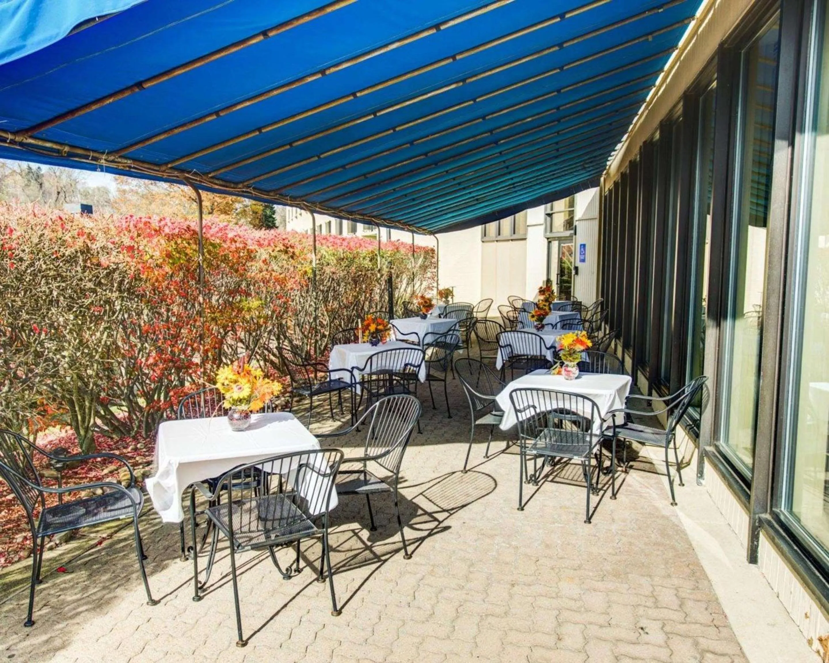 Property building in Comfort Inn Conference Center Pittsburgh Penn Hills