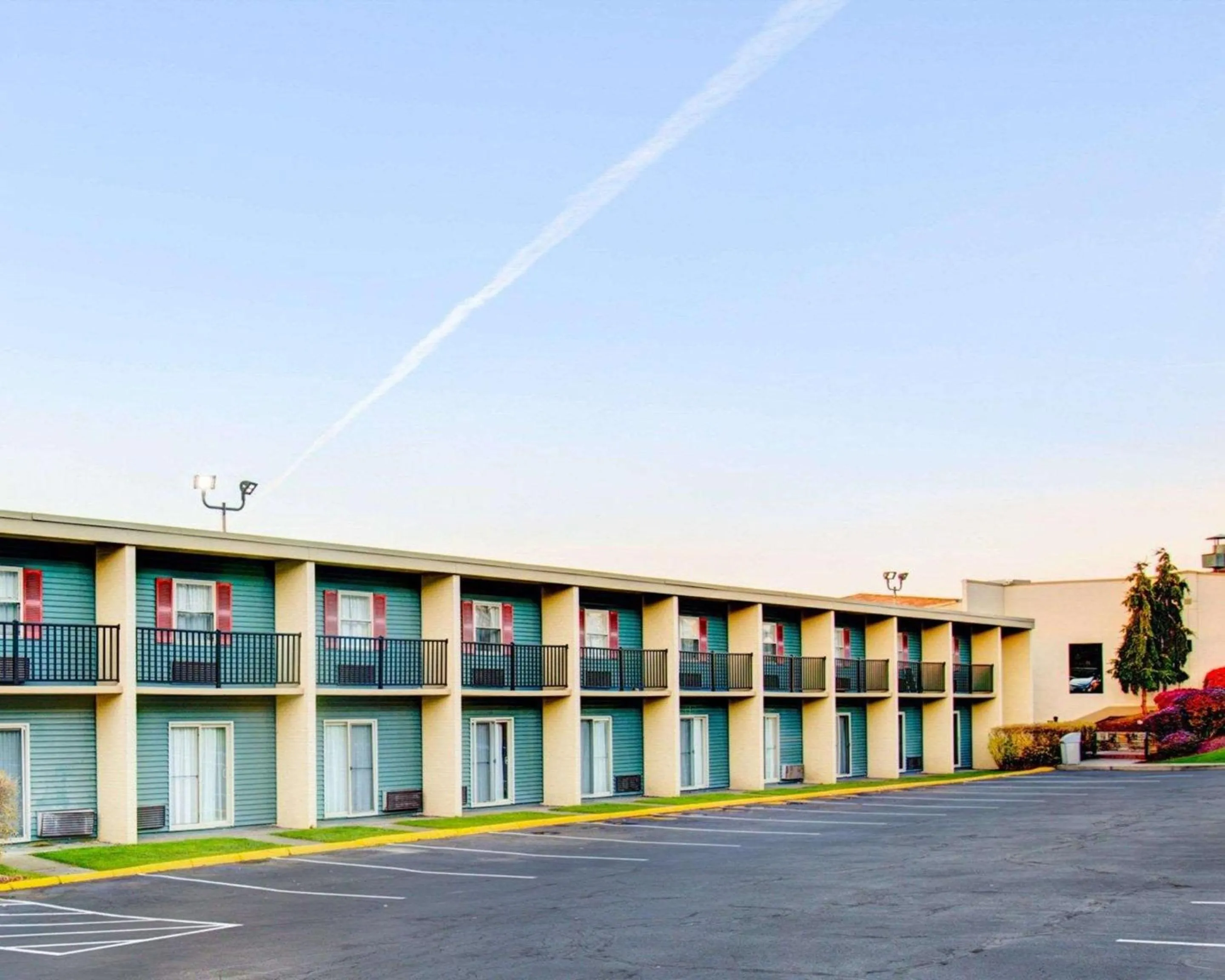 Property building in Comfort Inn Conference Center Pittsburgh Penn Hills