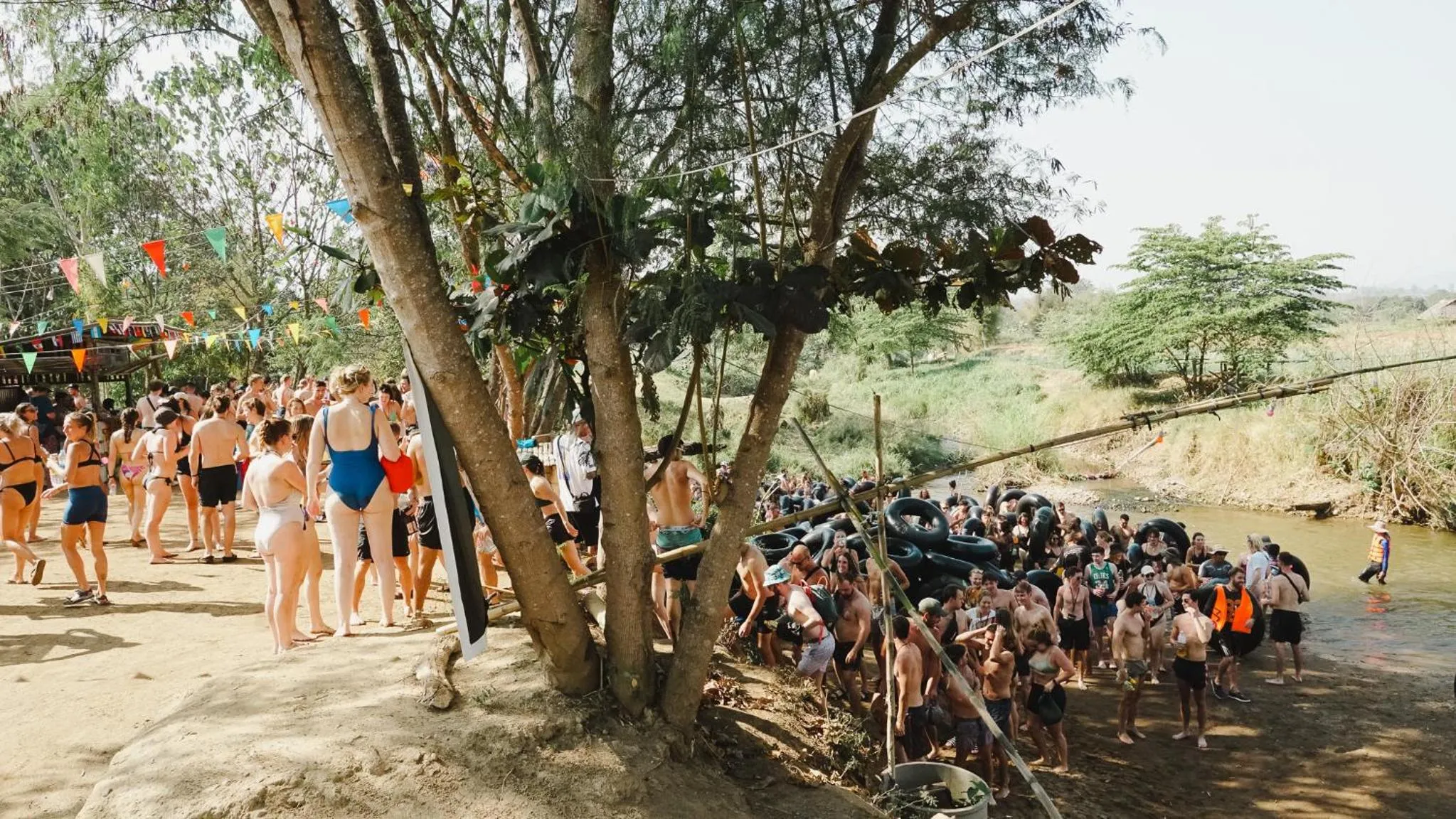 People in Bodega Pai