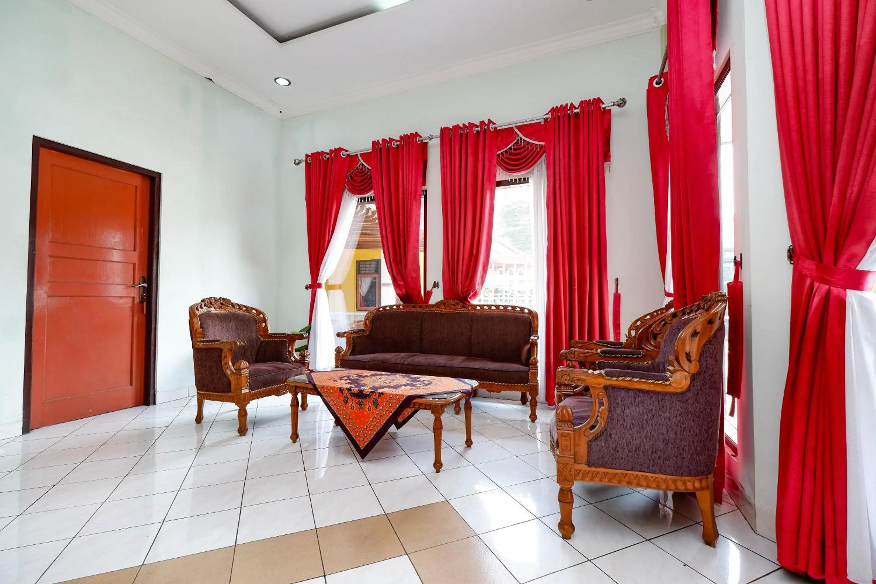 Seating area in Hotel BIP Tawangmangu