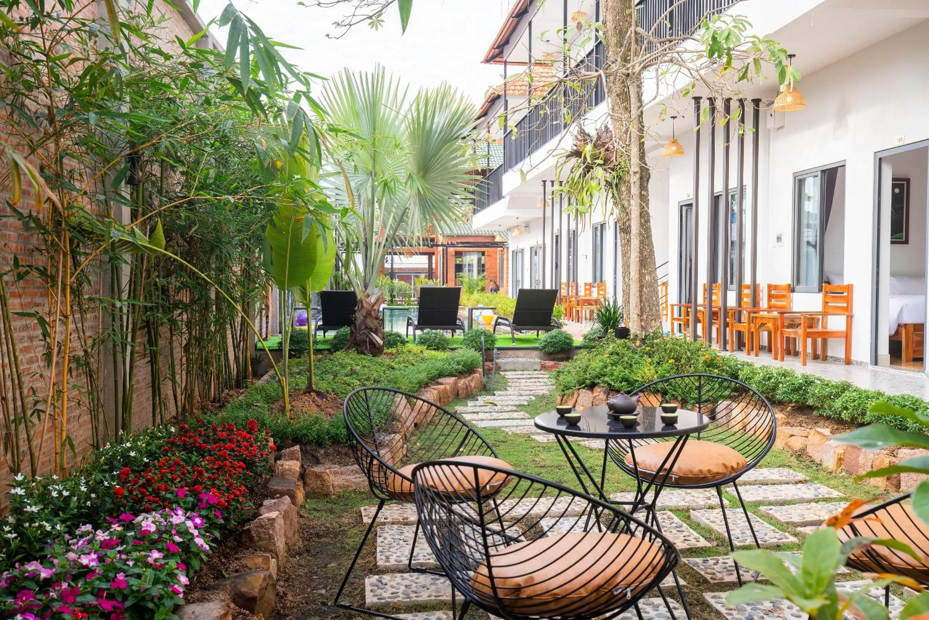 Garden in Aurora House