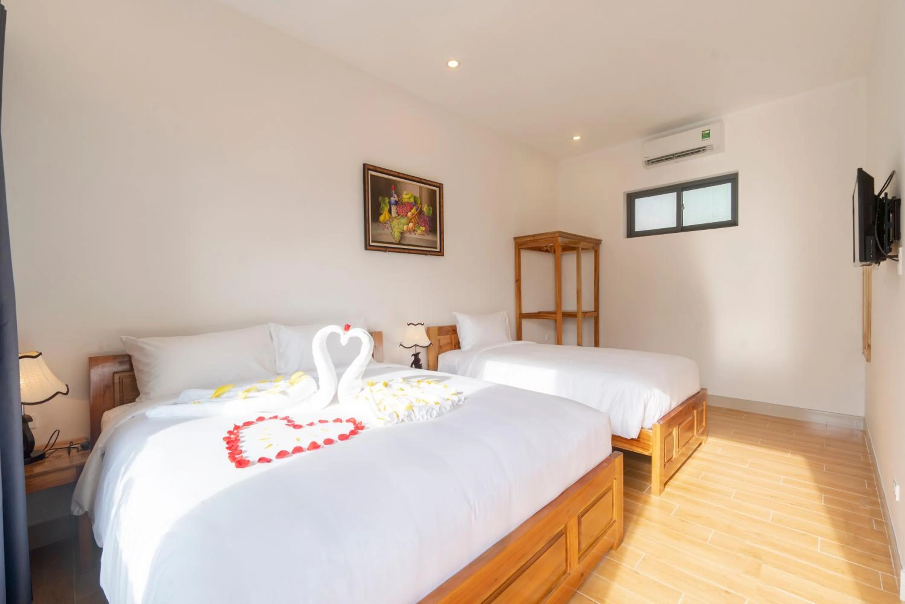 Bedroom, Bed in Aurora House