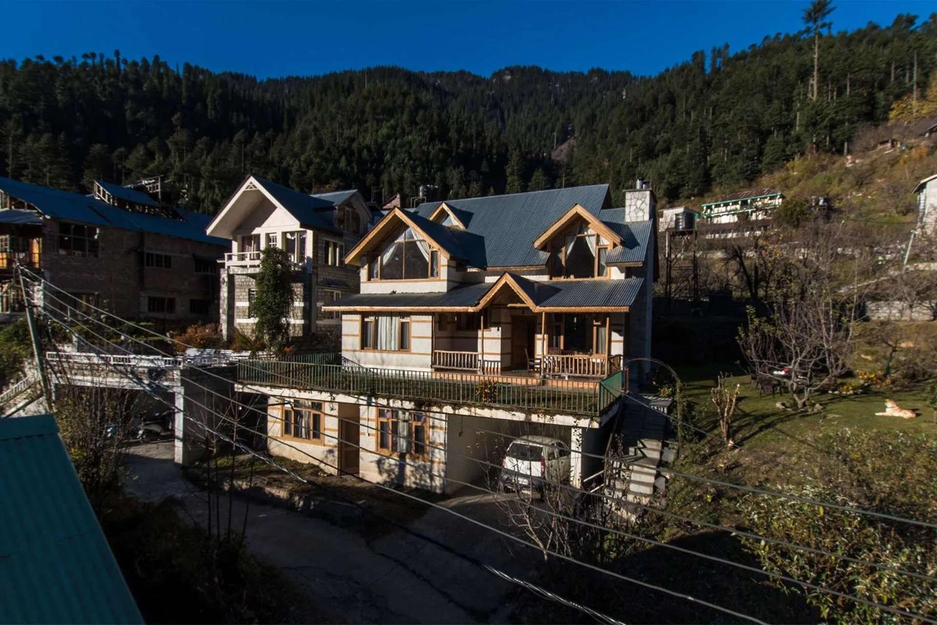 Property building in StayVista at Jodhpur House - 3 BR Pet friendly Villa amidst Apple, Pear and Cherry Orchards in Manali