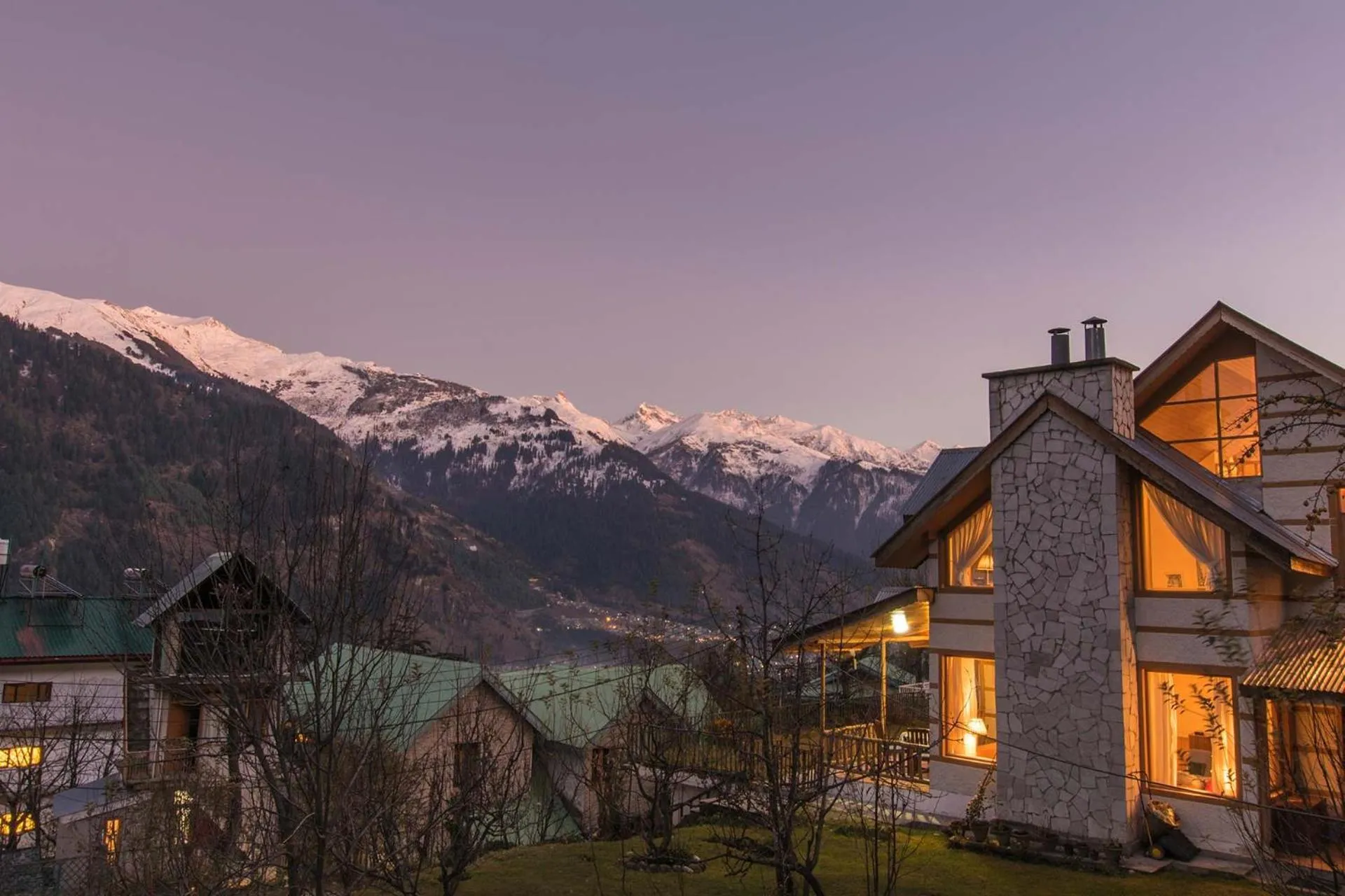 Property building in StayVista at Jodhpur House - 3 BR Pet friendly Villa amidst Apple, Pear and Cherry Orchards in Manali