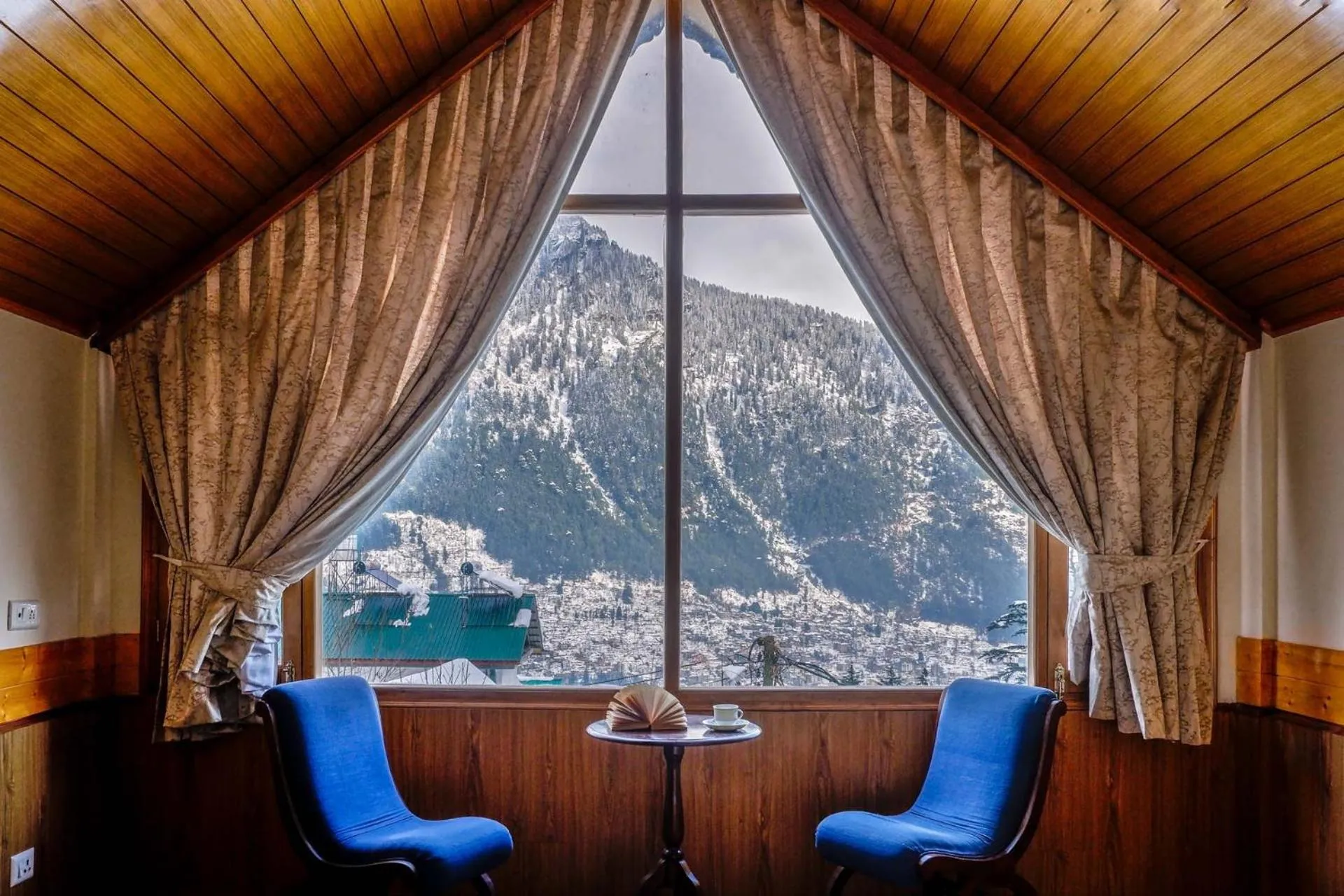 Seating area in StayVista at Jodhpur House - 3 BR Pet friendly Villa amidst Apple, Pear and Cherry Orchards in Manali