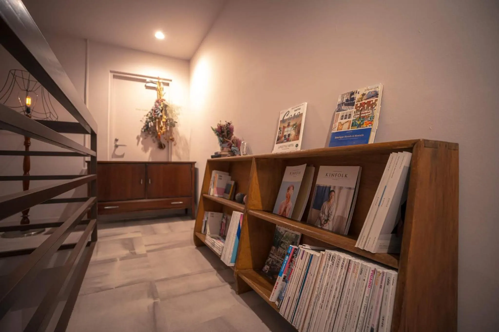 Library in Hotel Trim