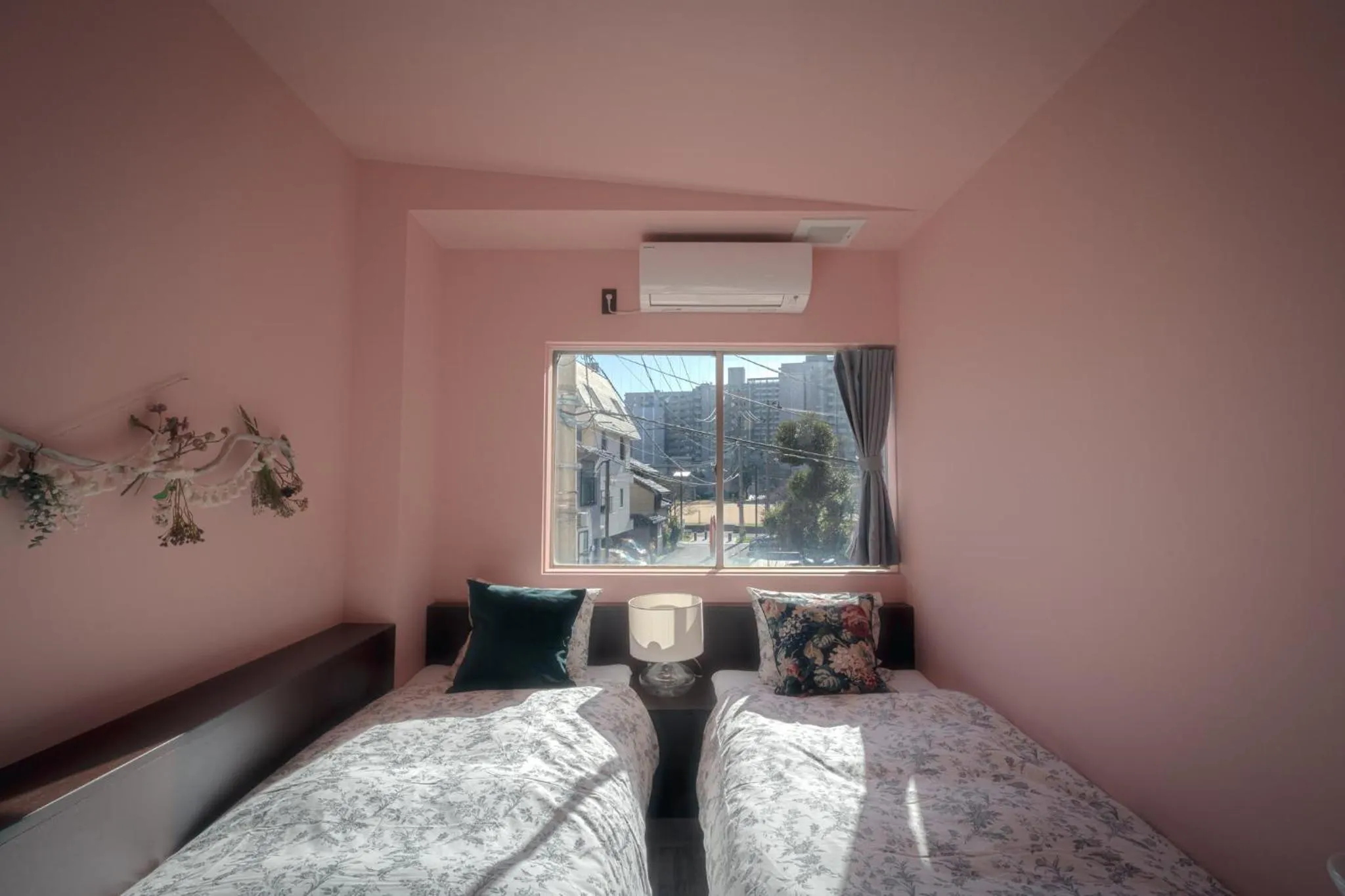 Photo of the whole room, Bed in Hotel Trim