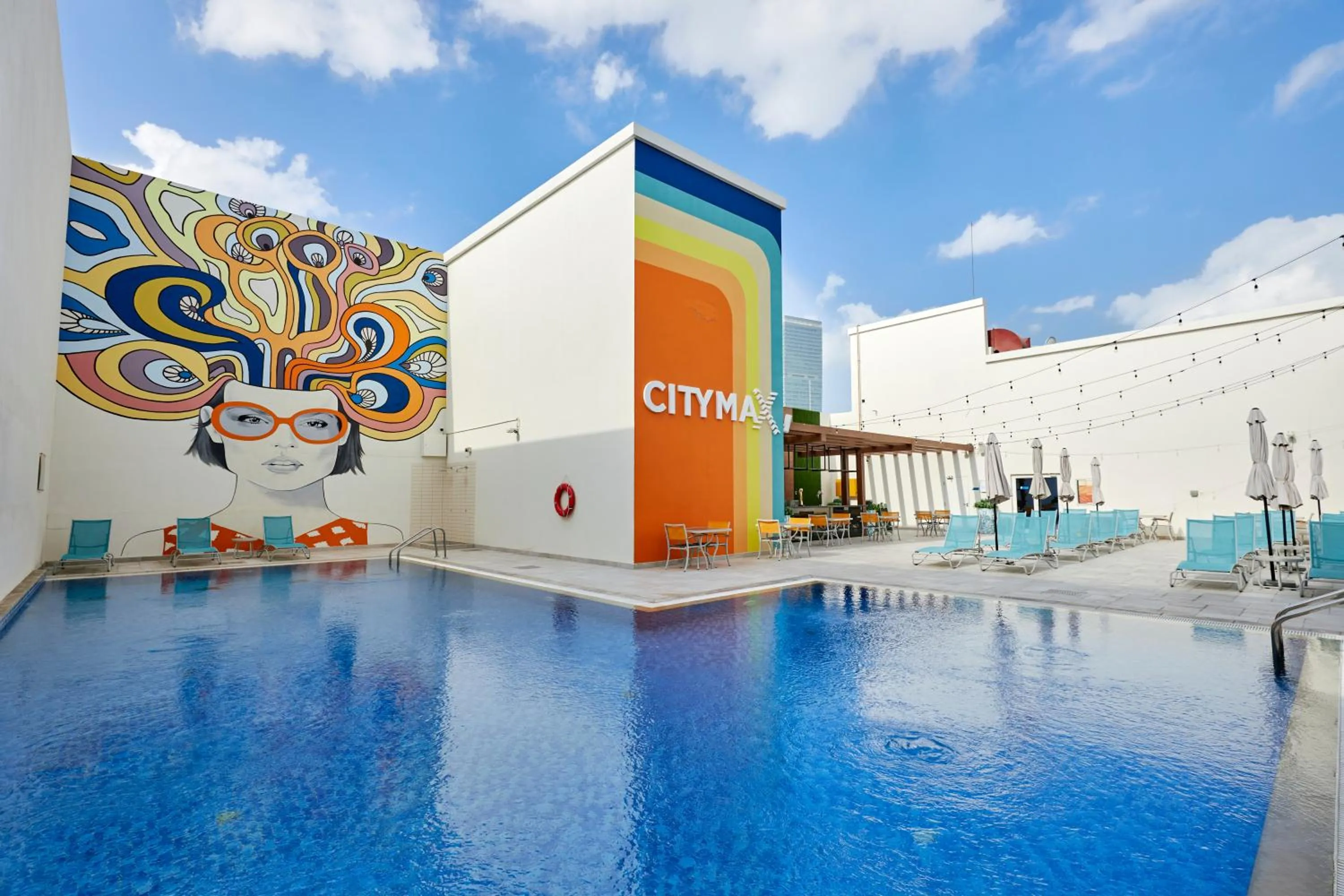 Swimming pool in Citymax Hotel Business Bay