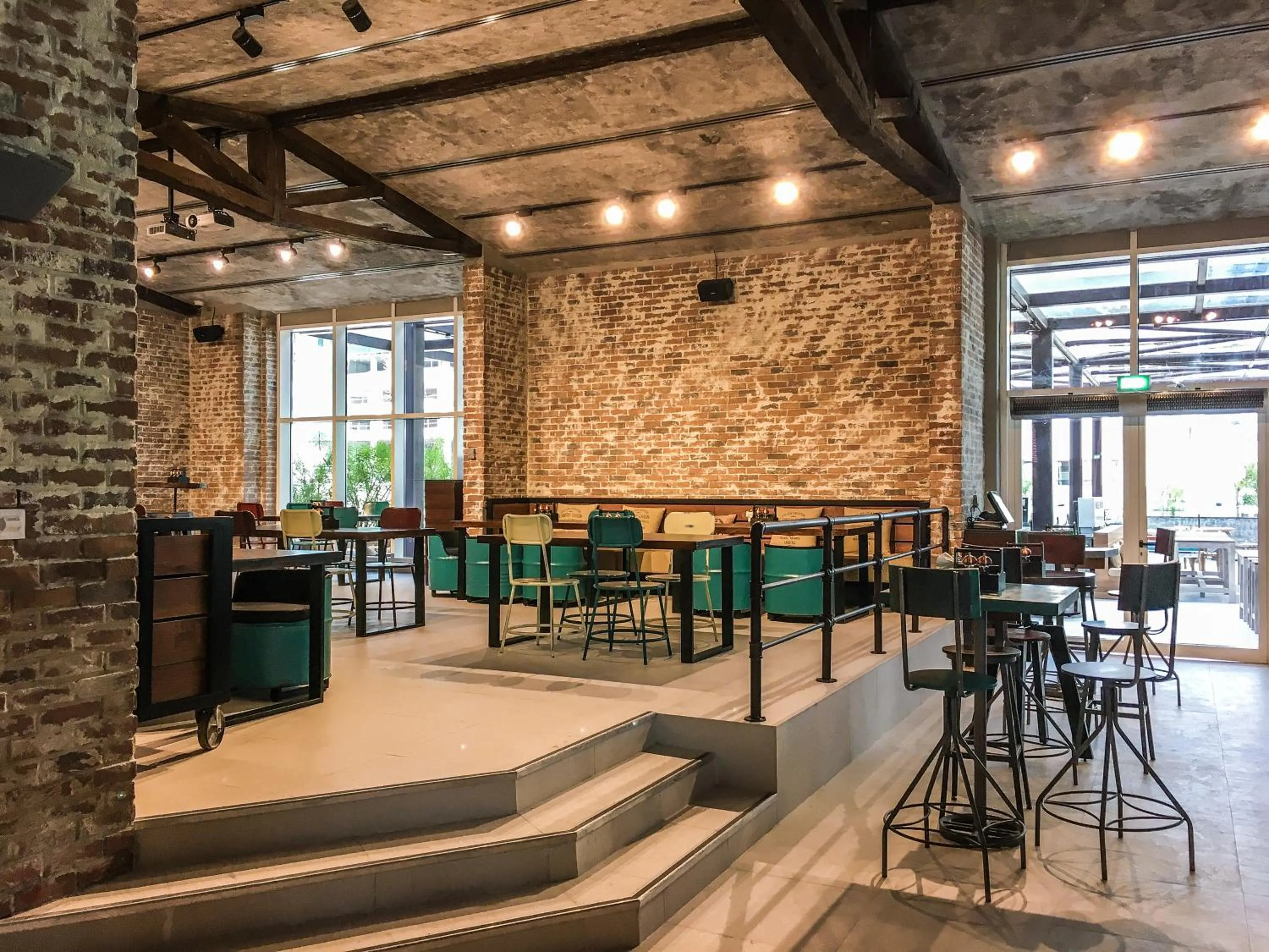 Restaurant/places to eat in Citymax Hotel Business Bay