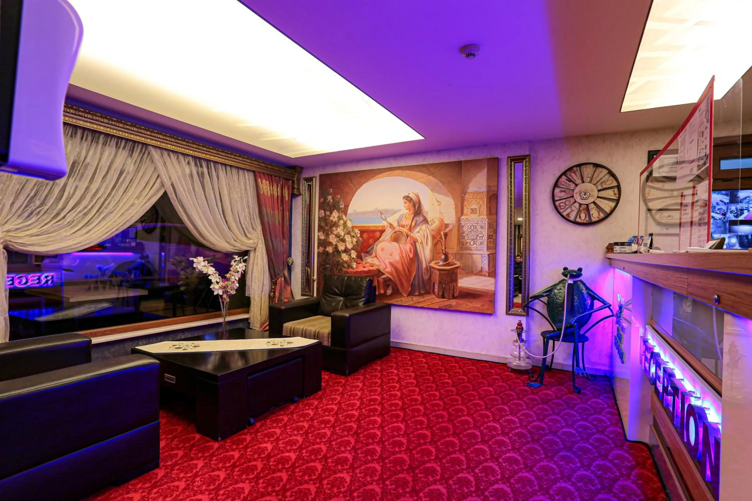 Living room in Turkuaz Hotel