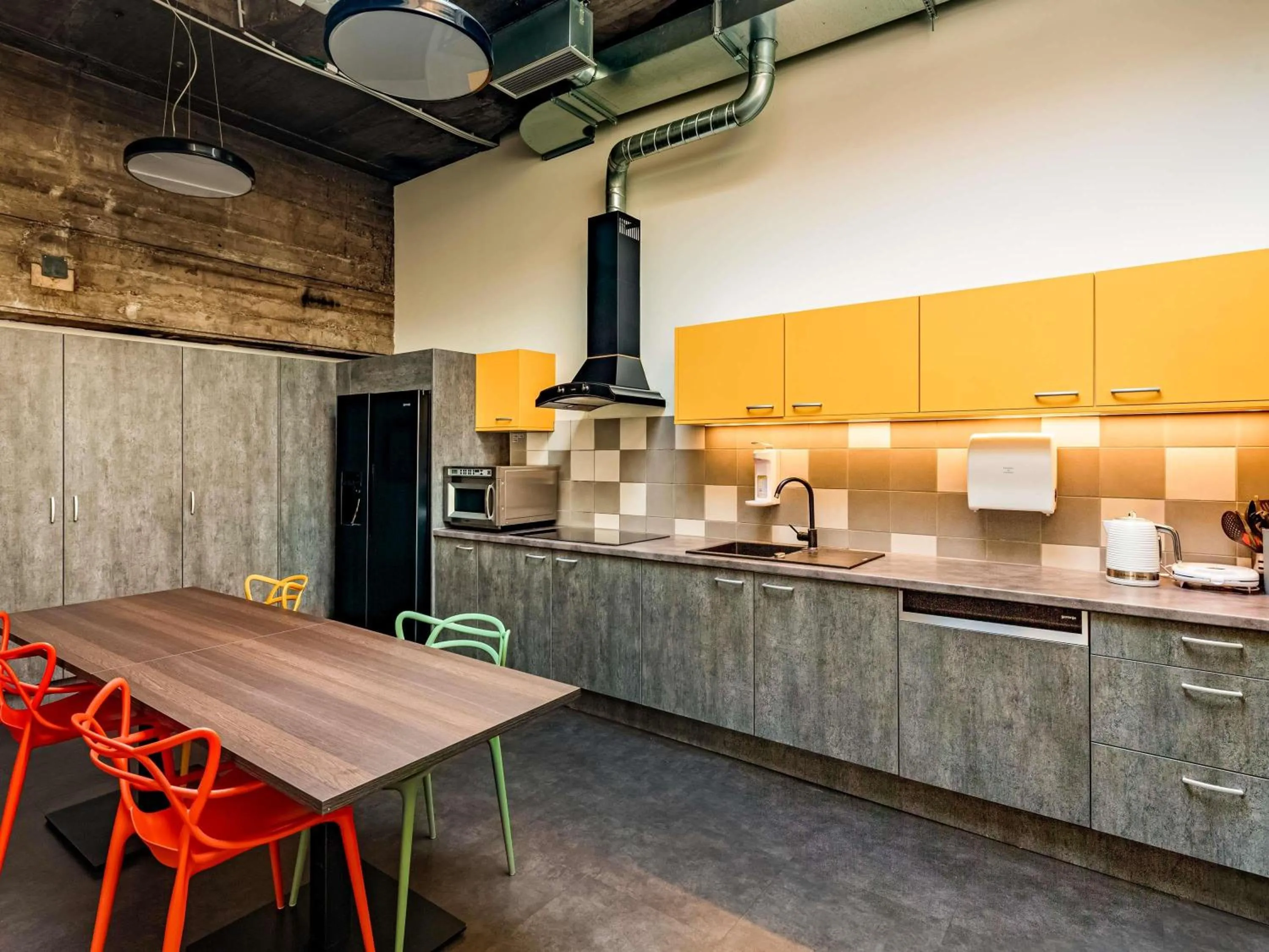 Other in ibis Styles Ljubljana The Fuzzy Log