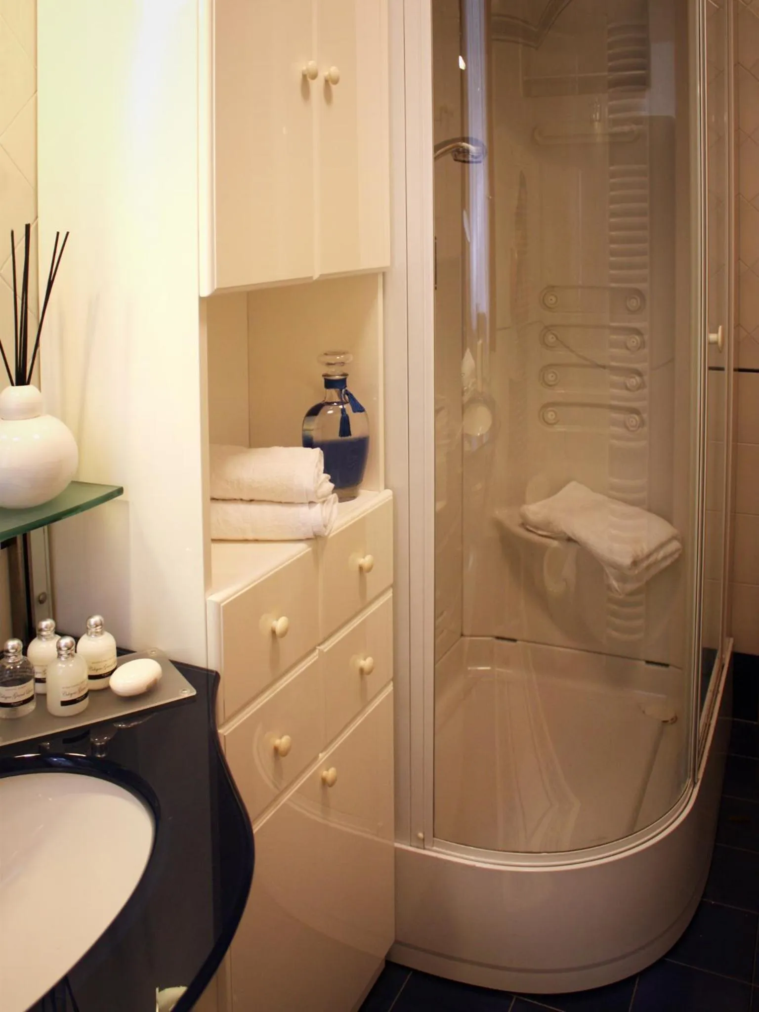 Shower in Bed And Breakfast 22 Garibaldi Home