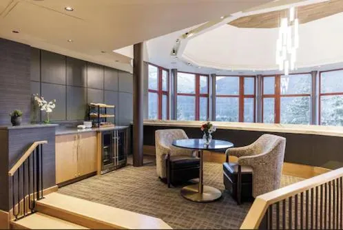 Lounge or bar in Alyeska Resort