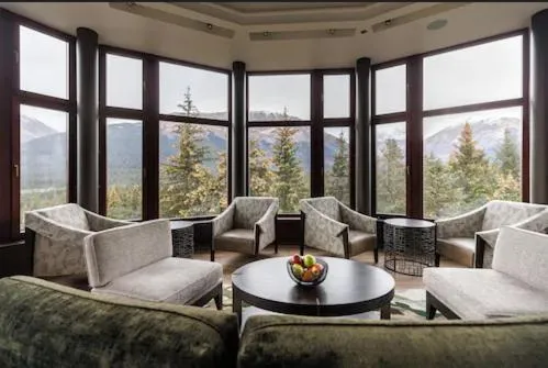 Lounge or bar in Alyeska Resort