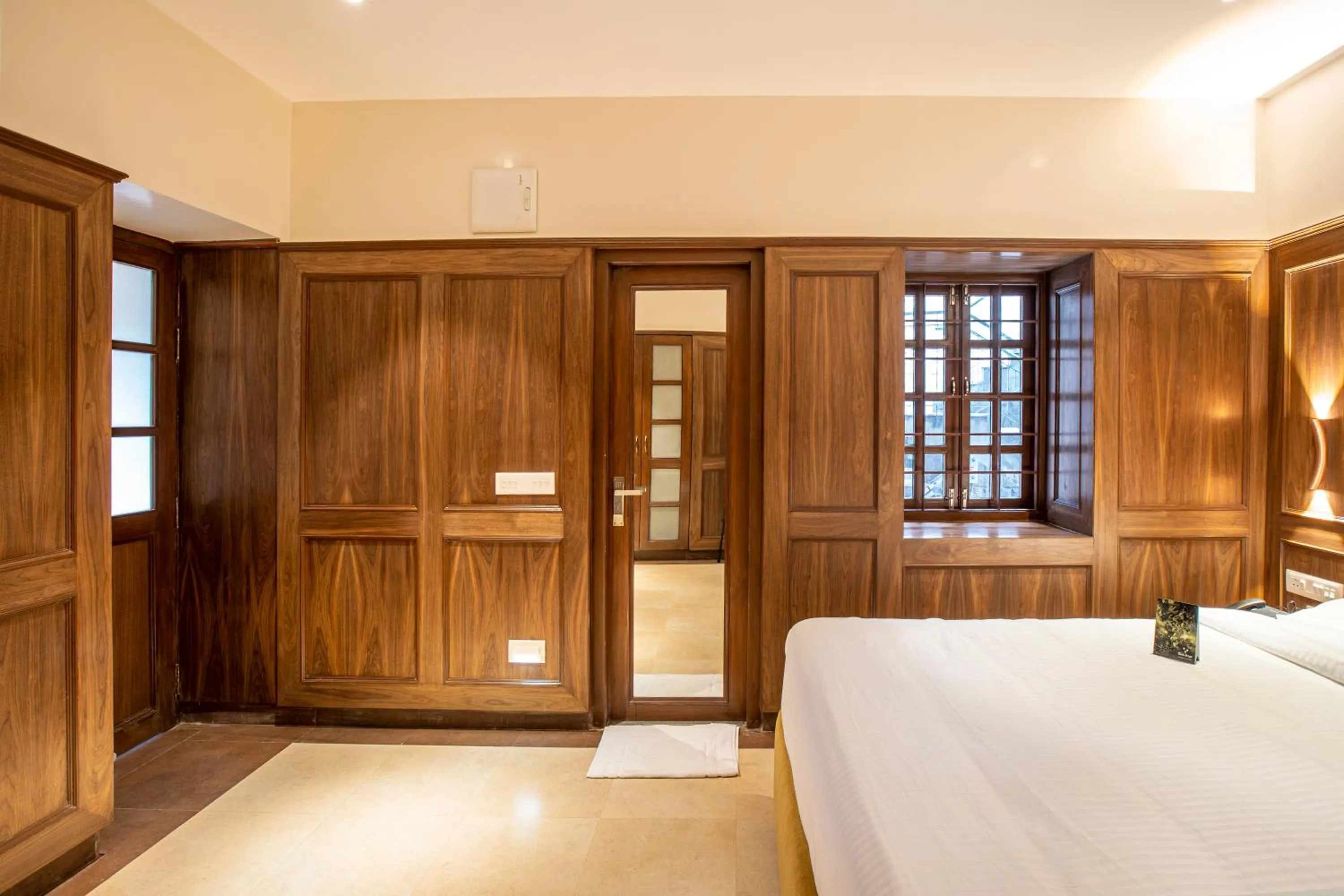 Bed in Hotel Raindrops