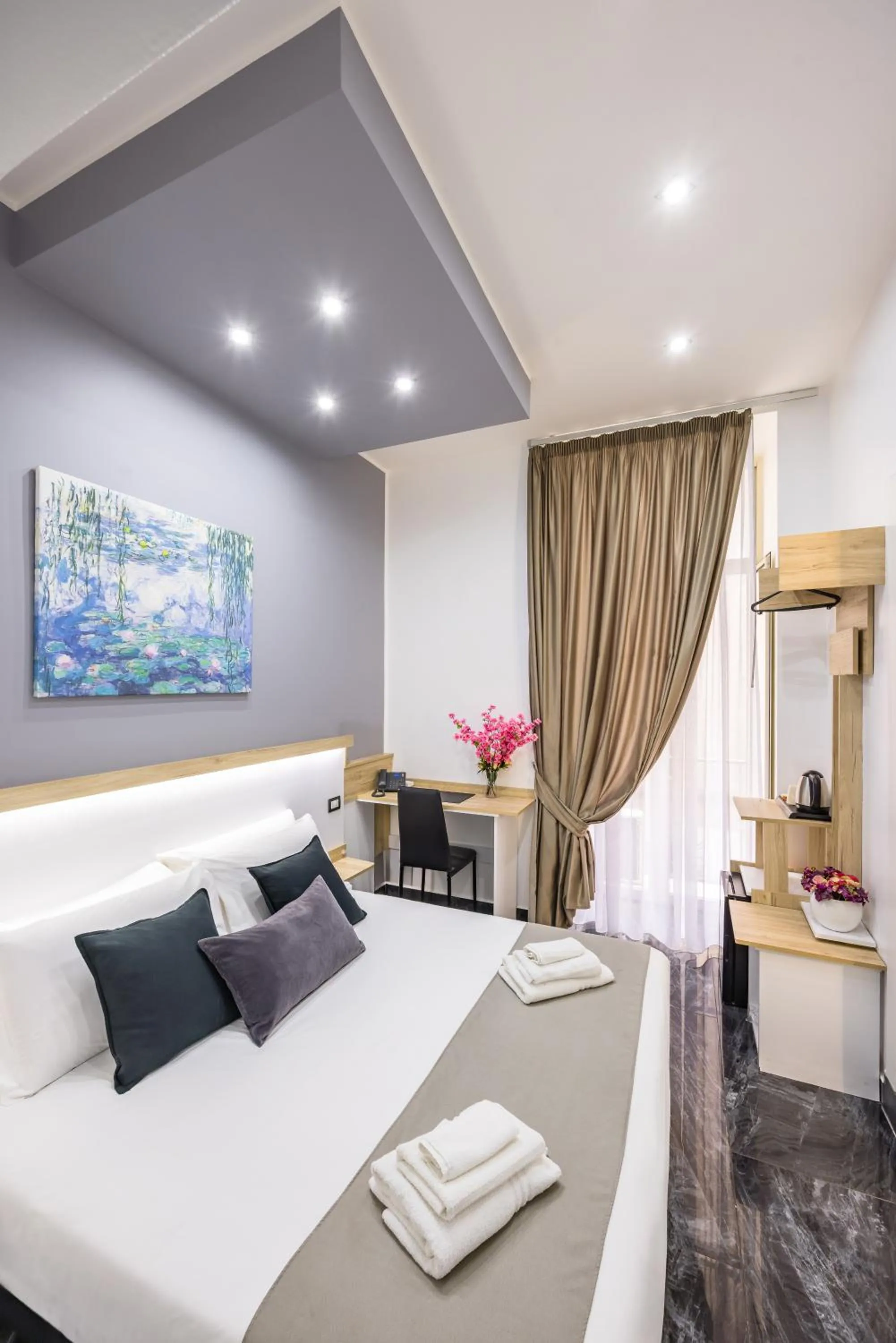 Bed in Palace Napoli