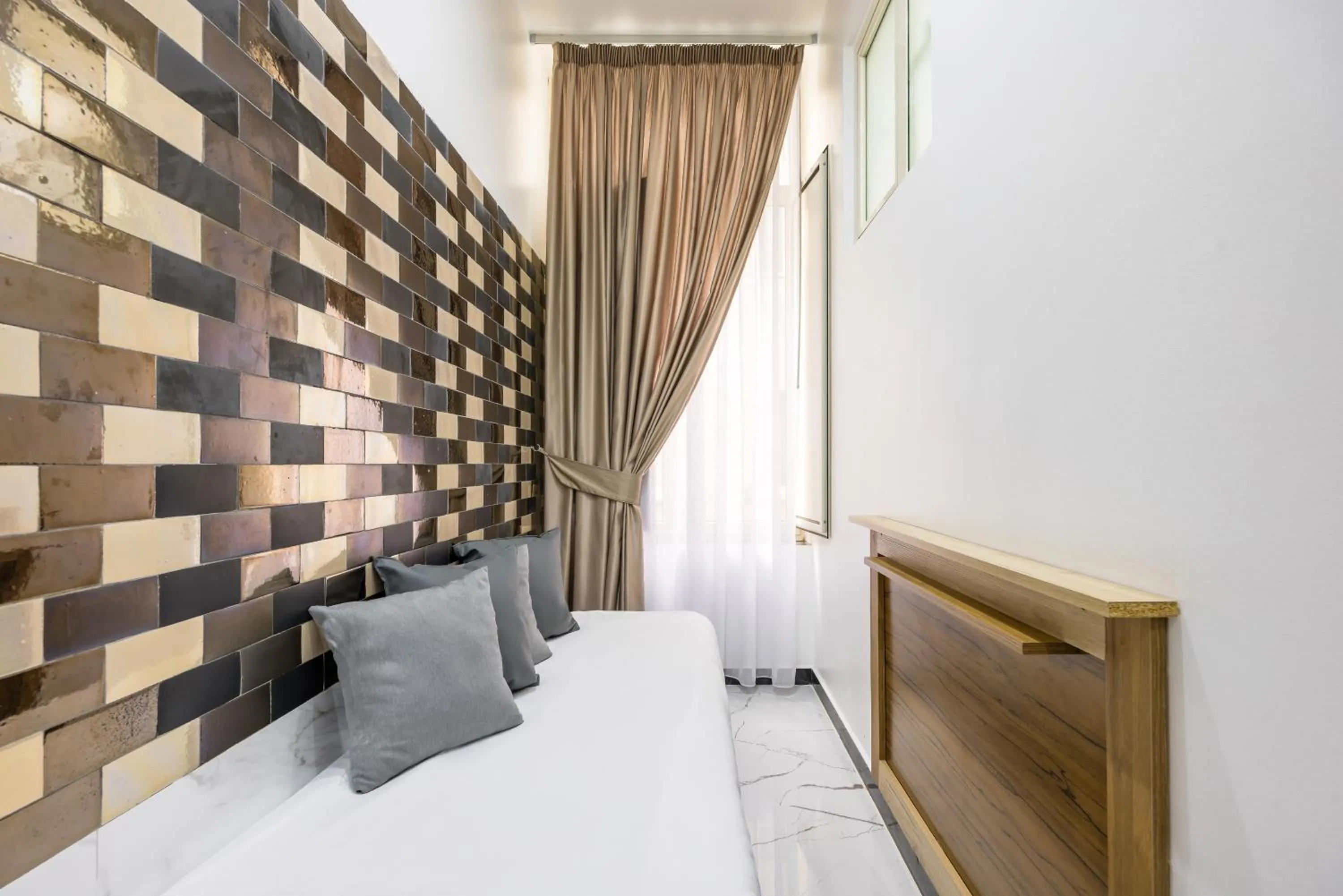 Bed in Palace Napoli