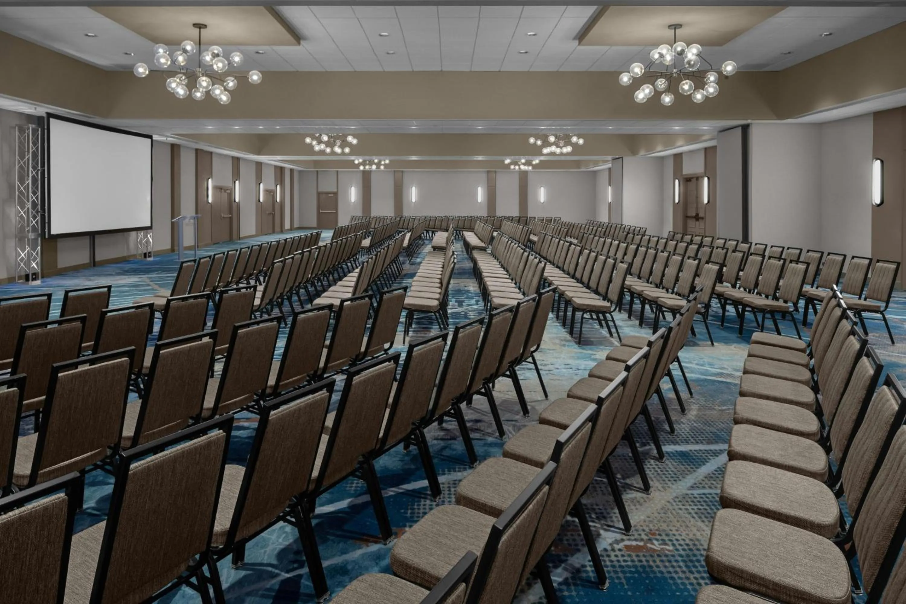 Meeting/conference room in Sheraton Milwaukee Brookfield