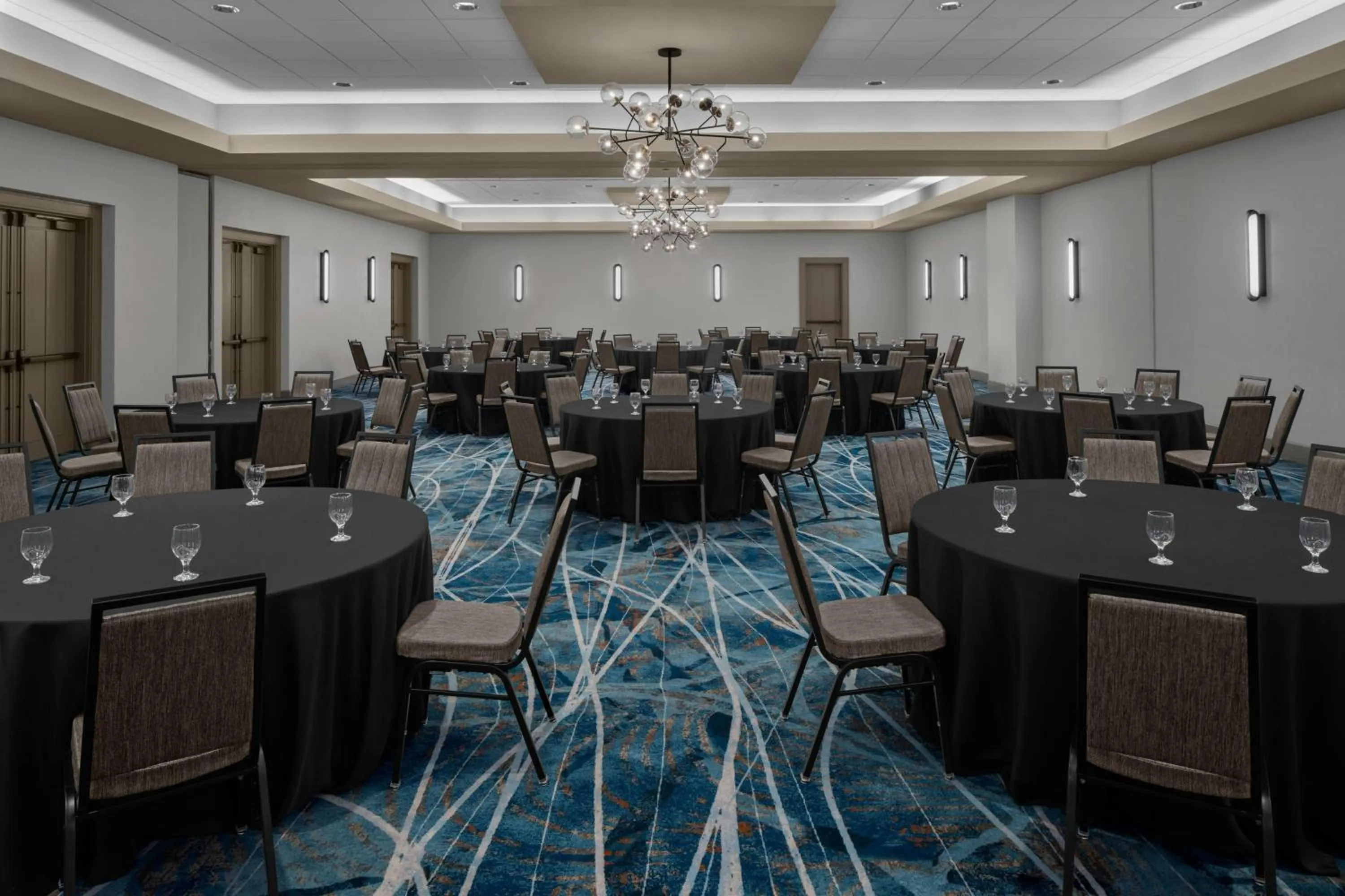 Meeting/conference room in Sheraton Milwaukee Brookfield