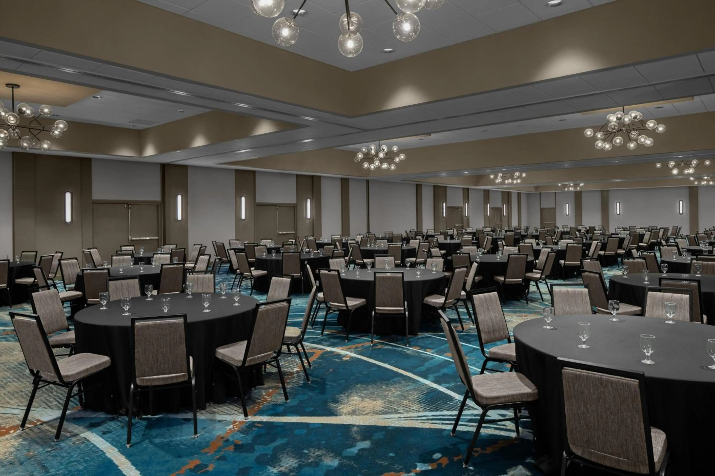 Meeting/conference room in Sheraton Milwaukee Brookfield