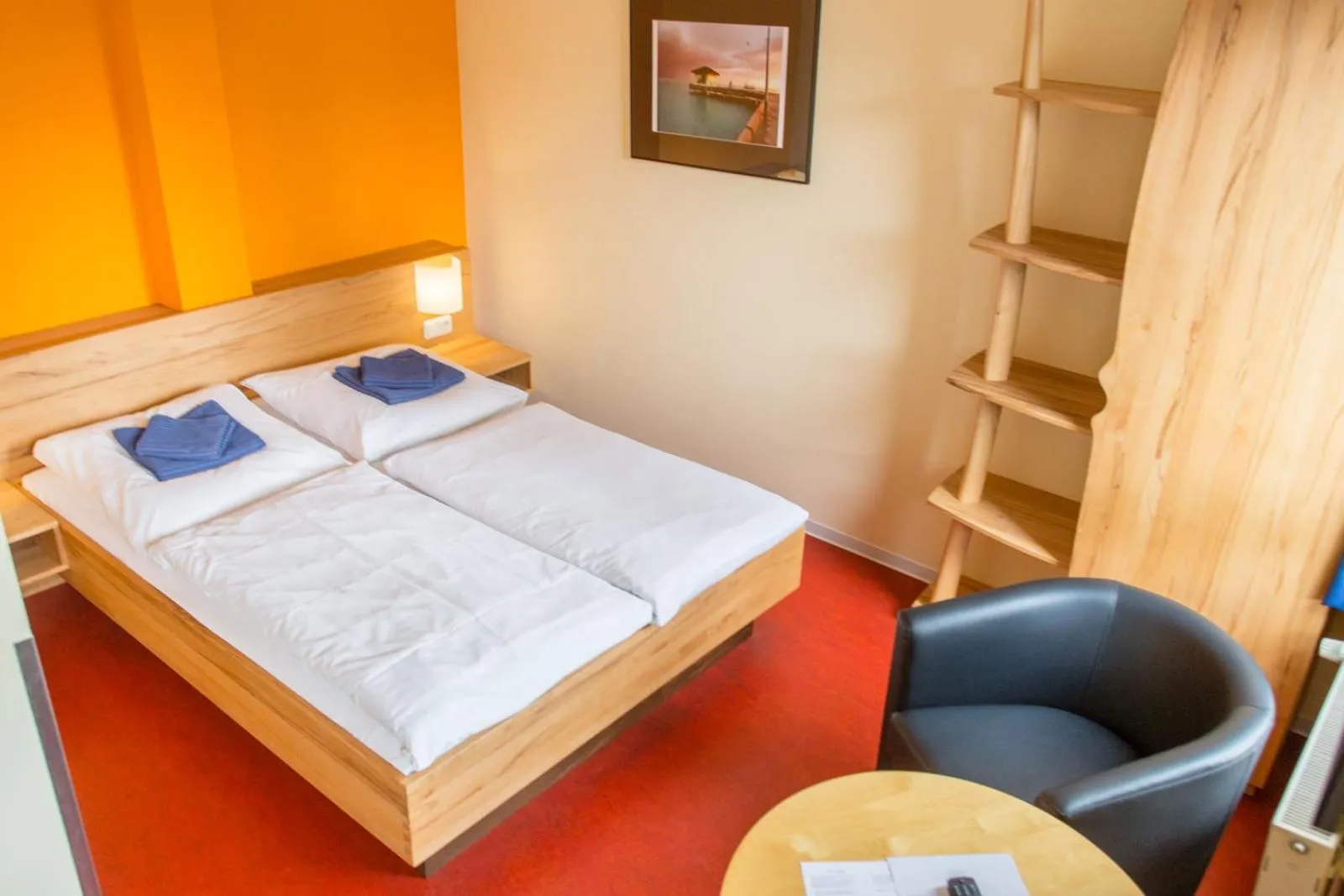 Photo of the whole room, Bed in Schanzenstern Altona GmbH