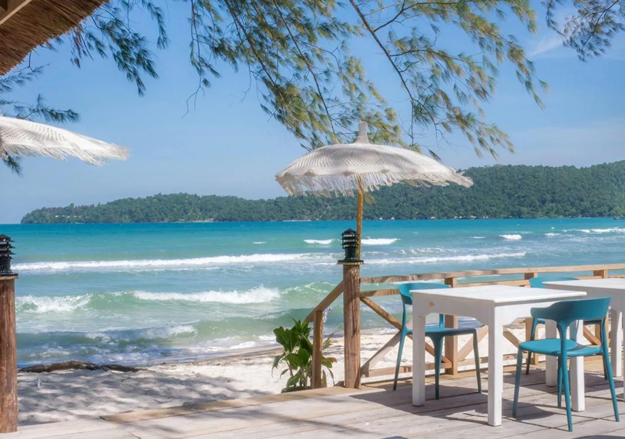 Restaurant/places to eat, Beach in SARASEA Koh Rong Samloem