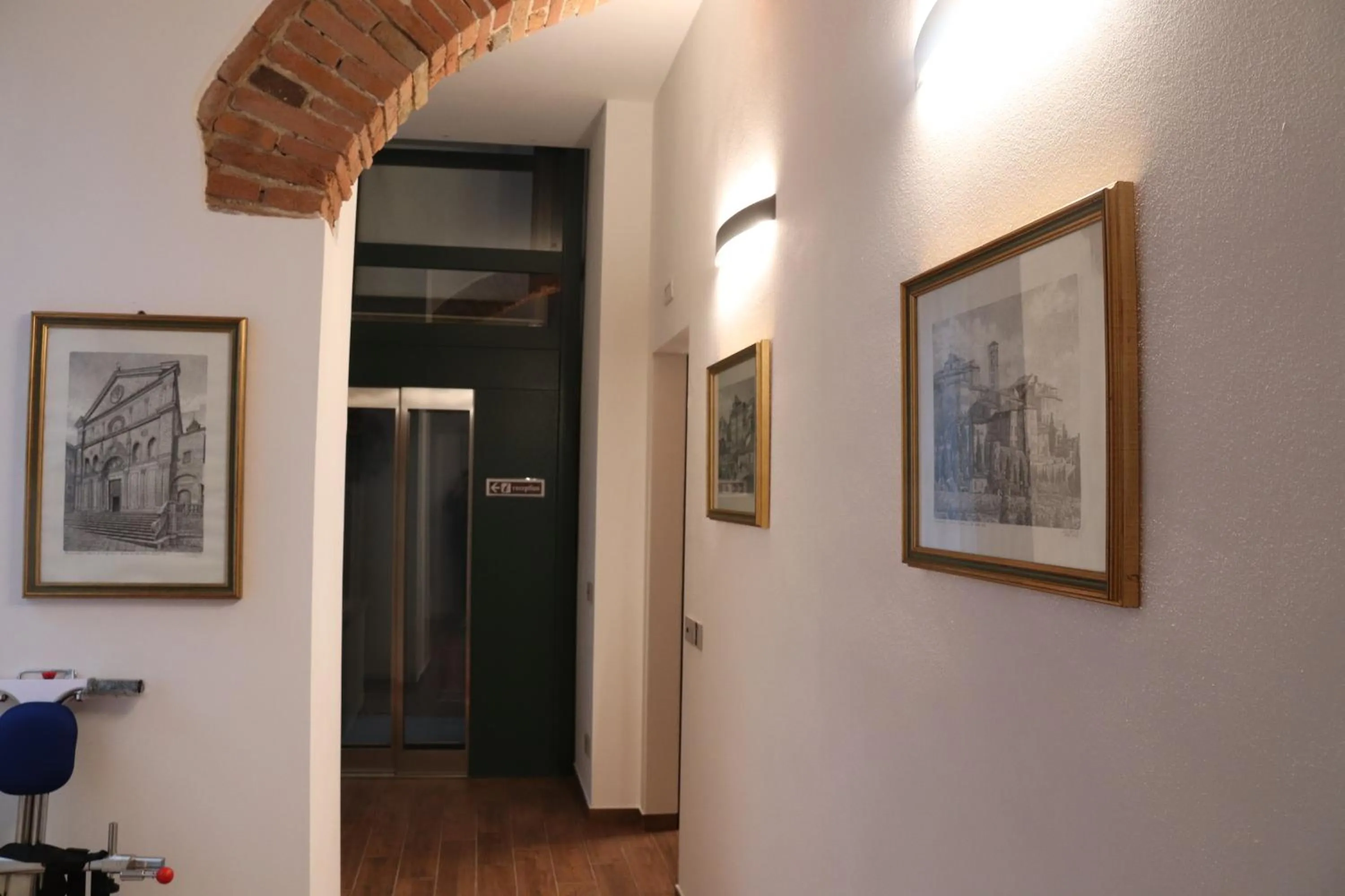 elevator in Meublé il Riccio