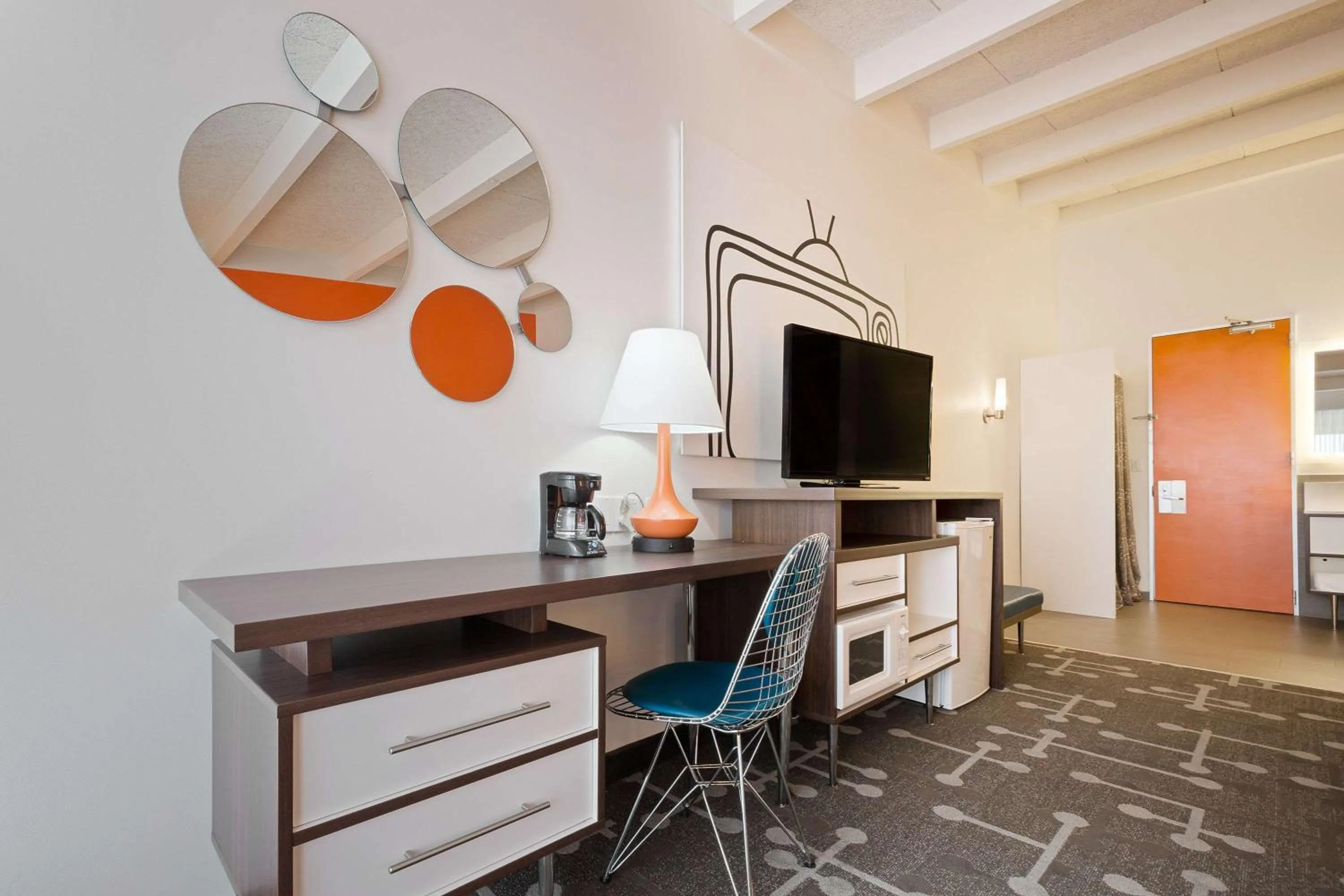 Photo of the whole room in Howard Johnson by Wyndham Toms River