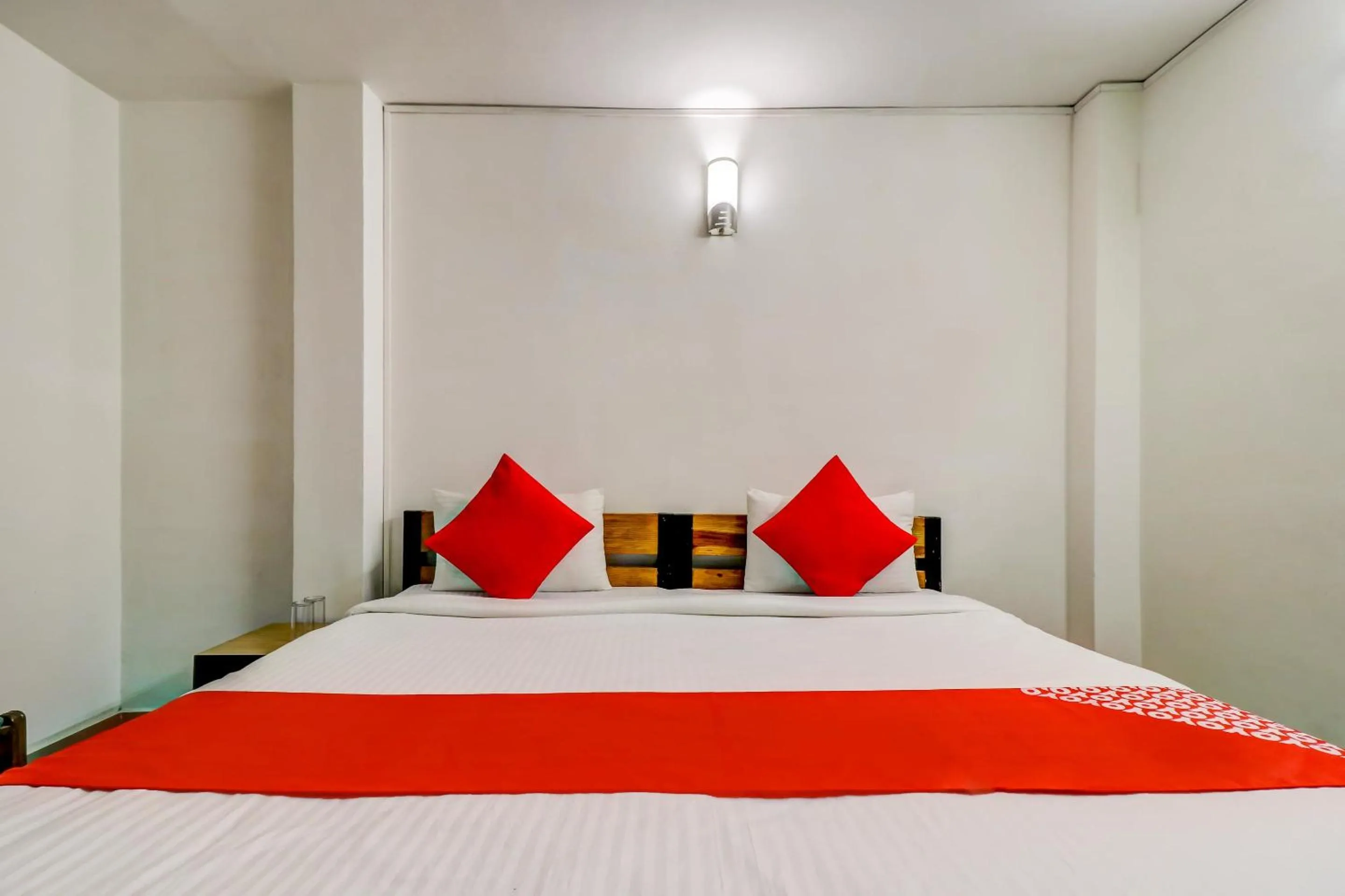 Bedroom, Bed in Super Hotel O Dhruv Inn
