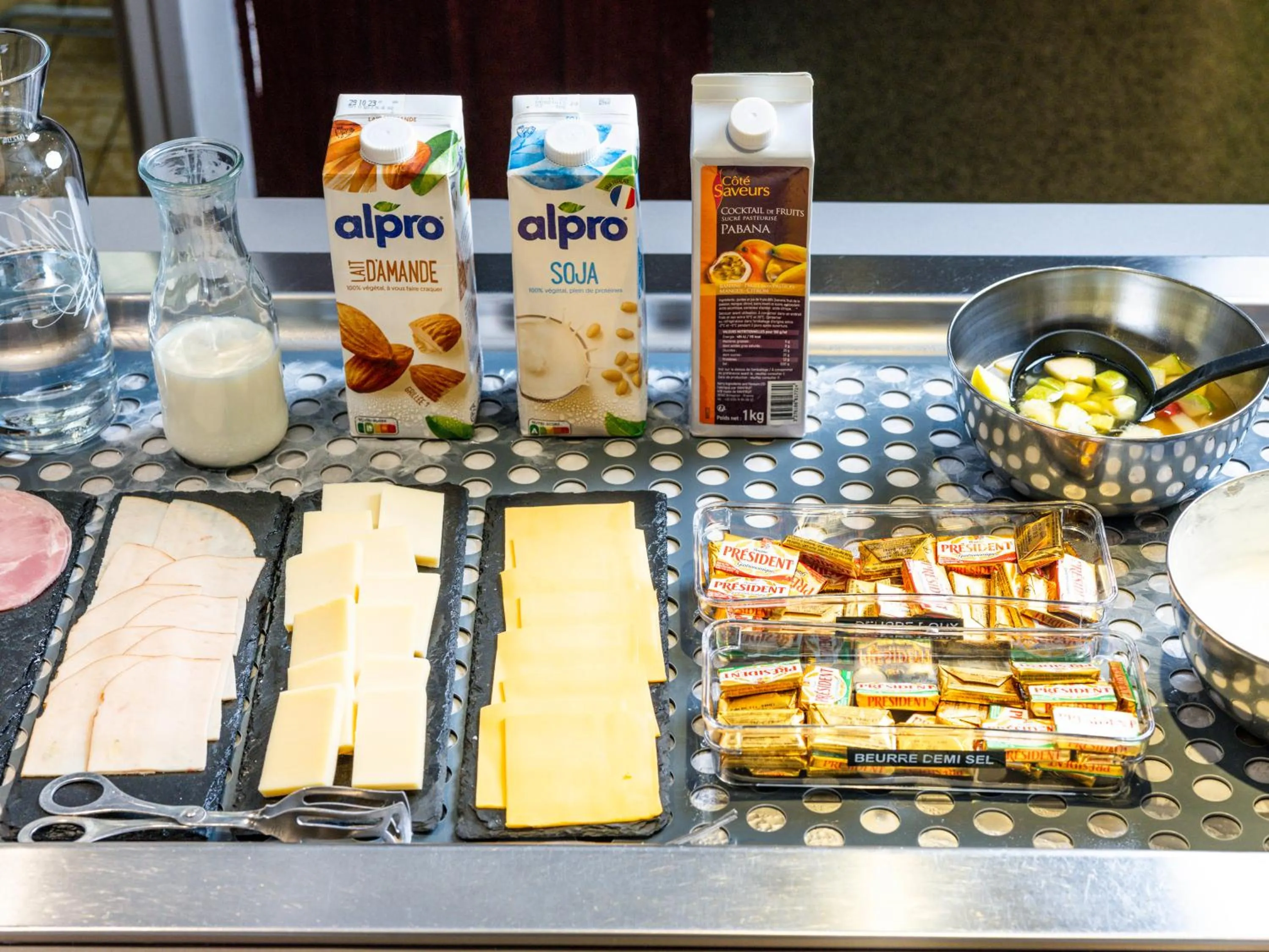 Buffet breakfast in ibis Styles Sarrebourg