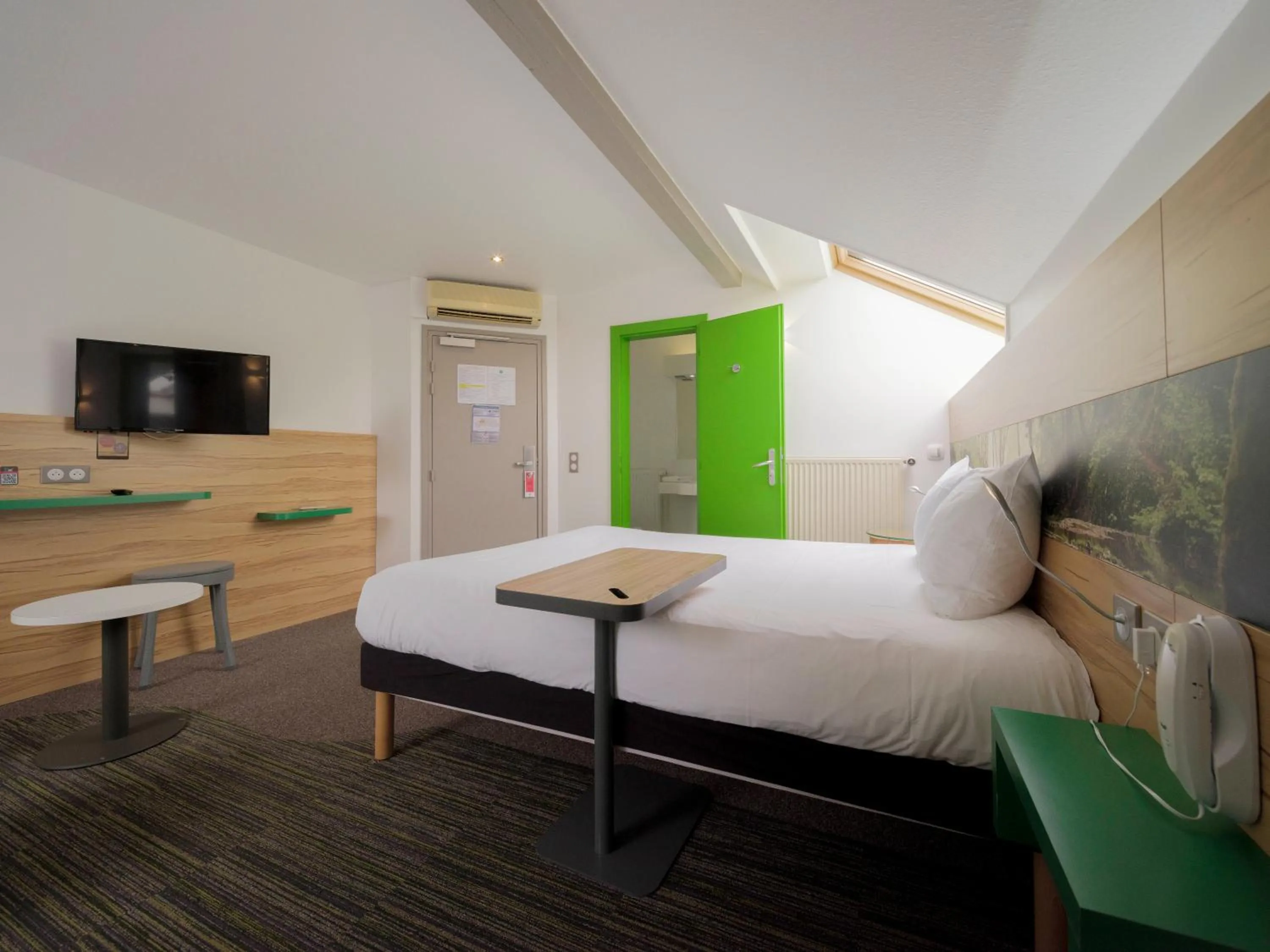 Photo of the whole room, Bed in ibis Styles Sarrebourg