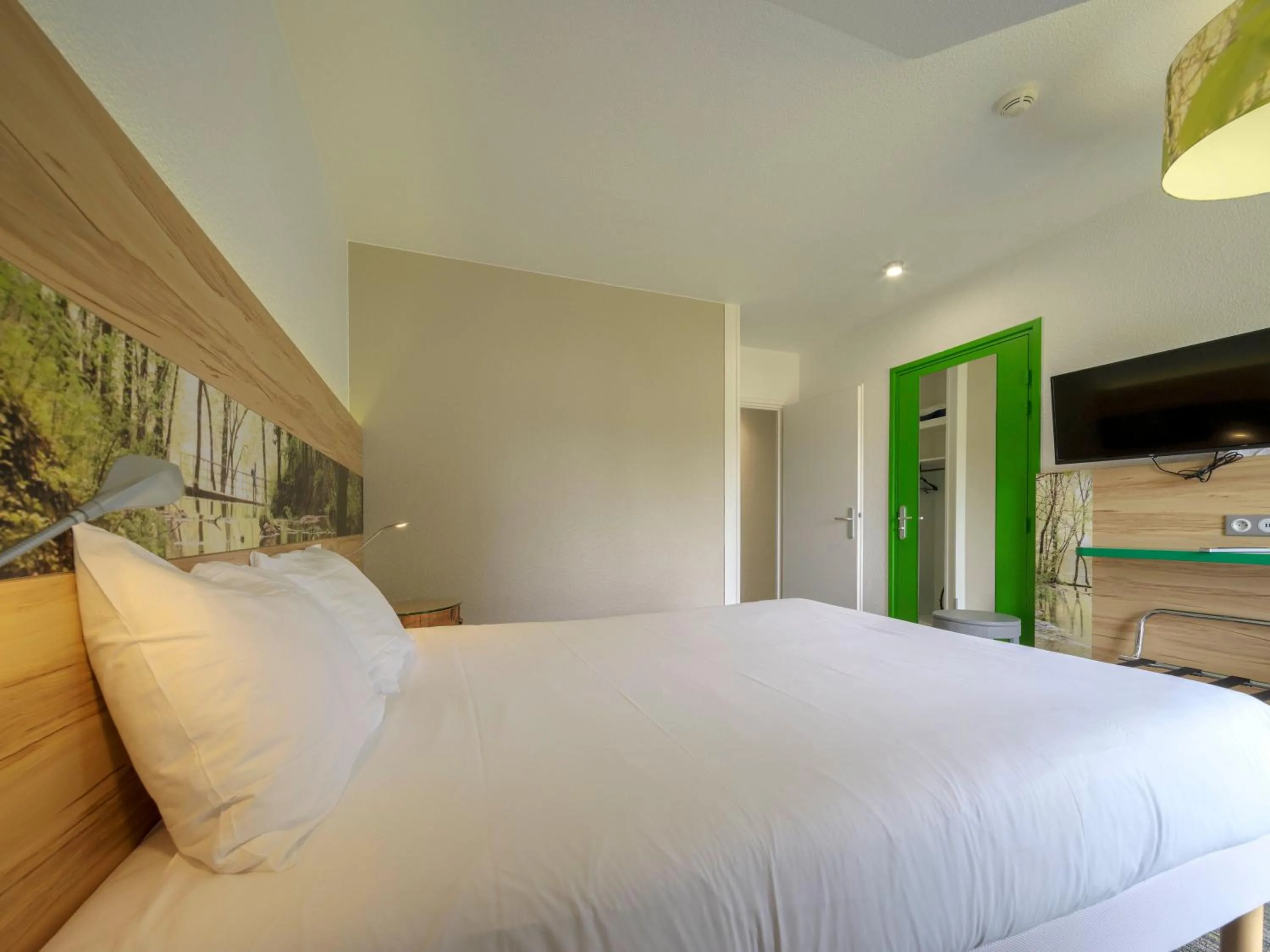 Bedroom, Bed in ibis Styles Sarrebourg