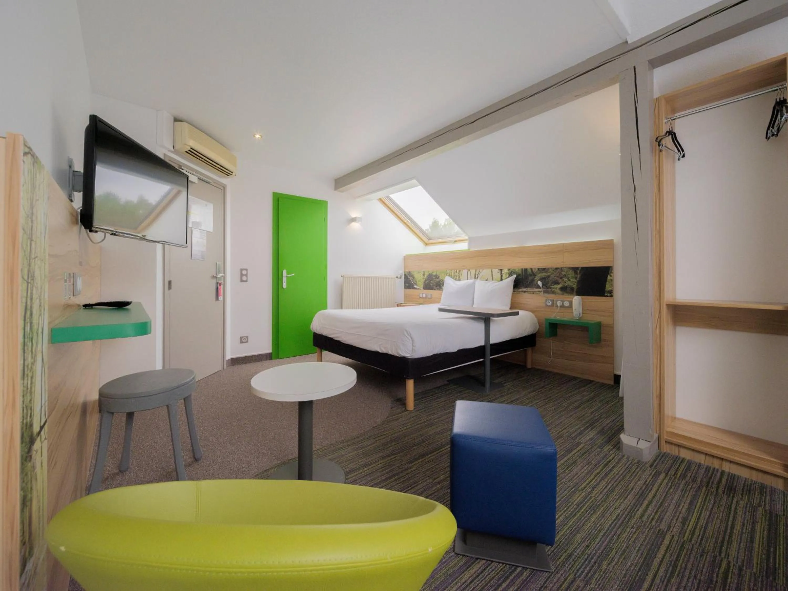 Photo of the whole room, Bed in ibis Styles Sarrebourg