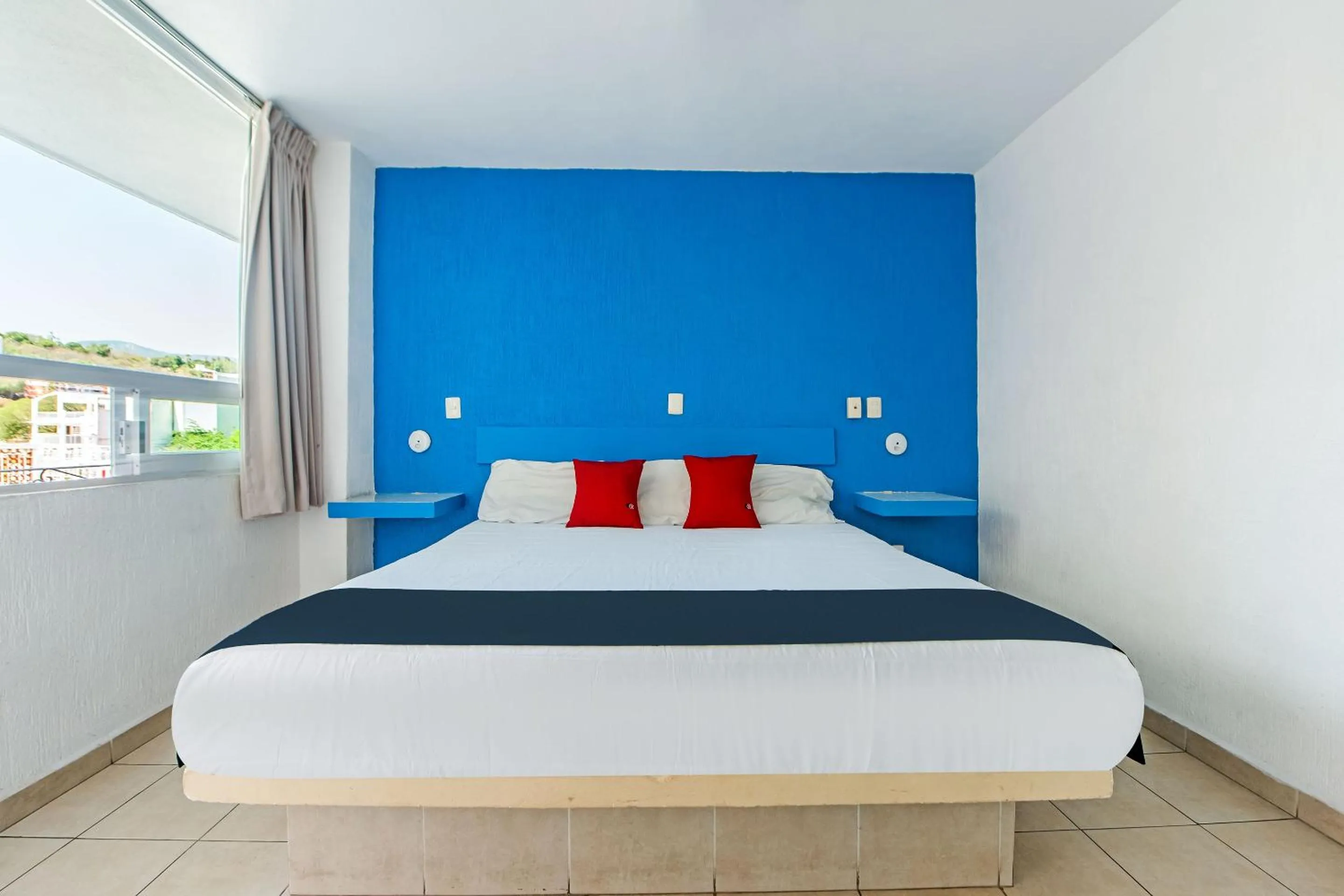 Bedroom, Bed in Capital O Hotel El Mejicano, Acapulco