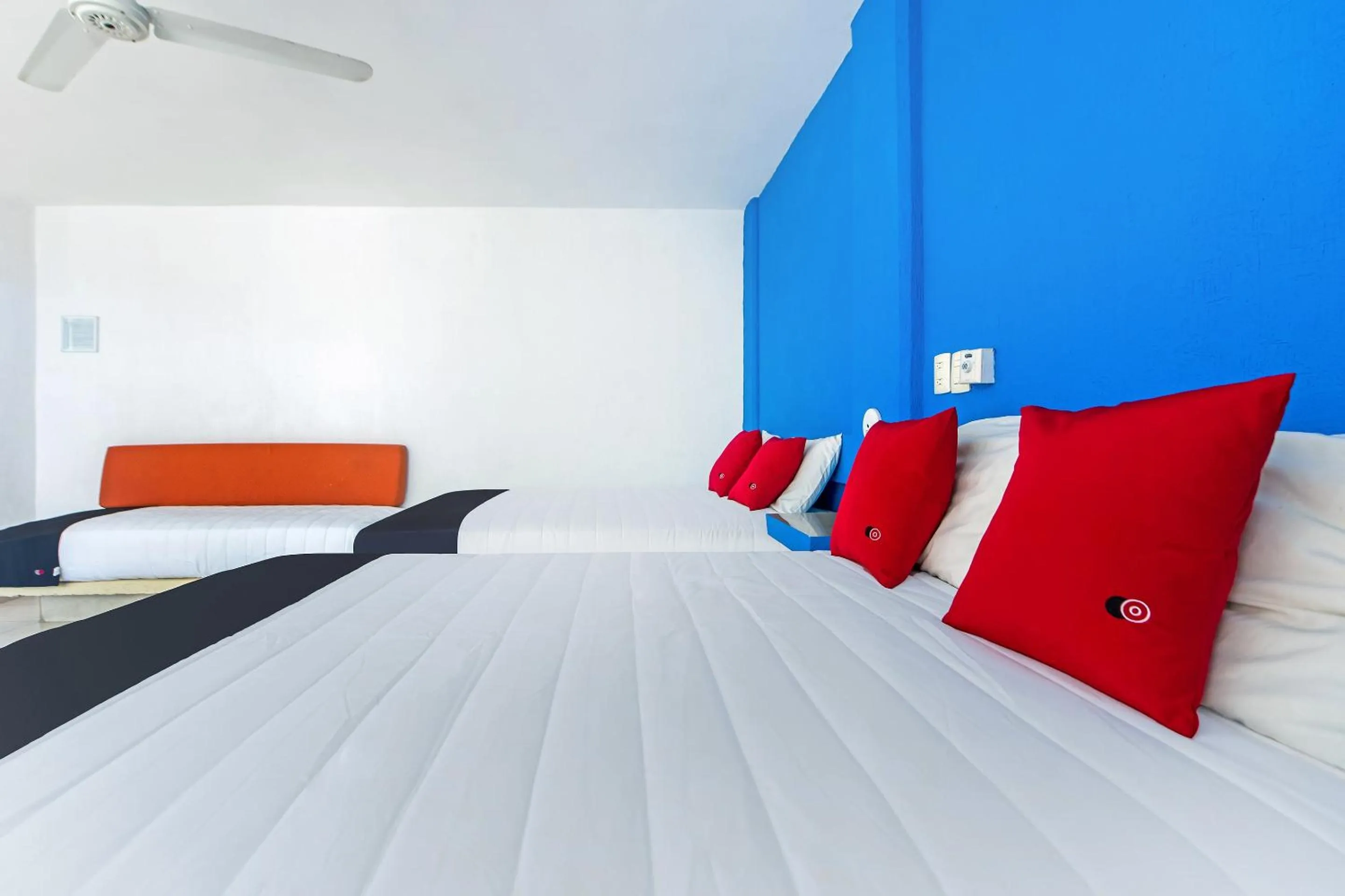 Bedroom, Bed in Capital O Hotel El Mejicano, Acapulco