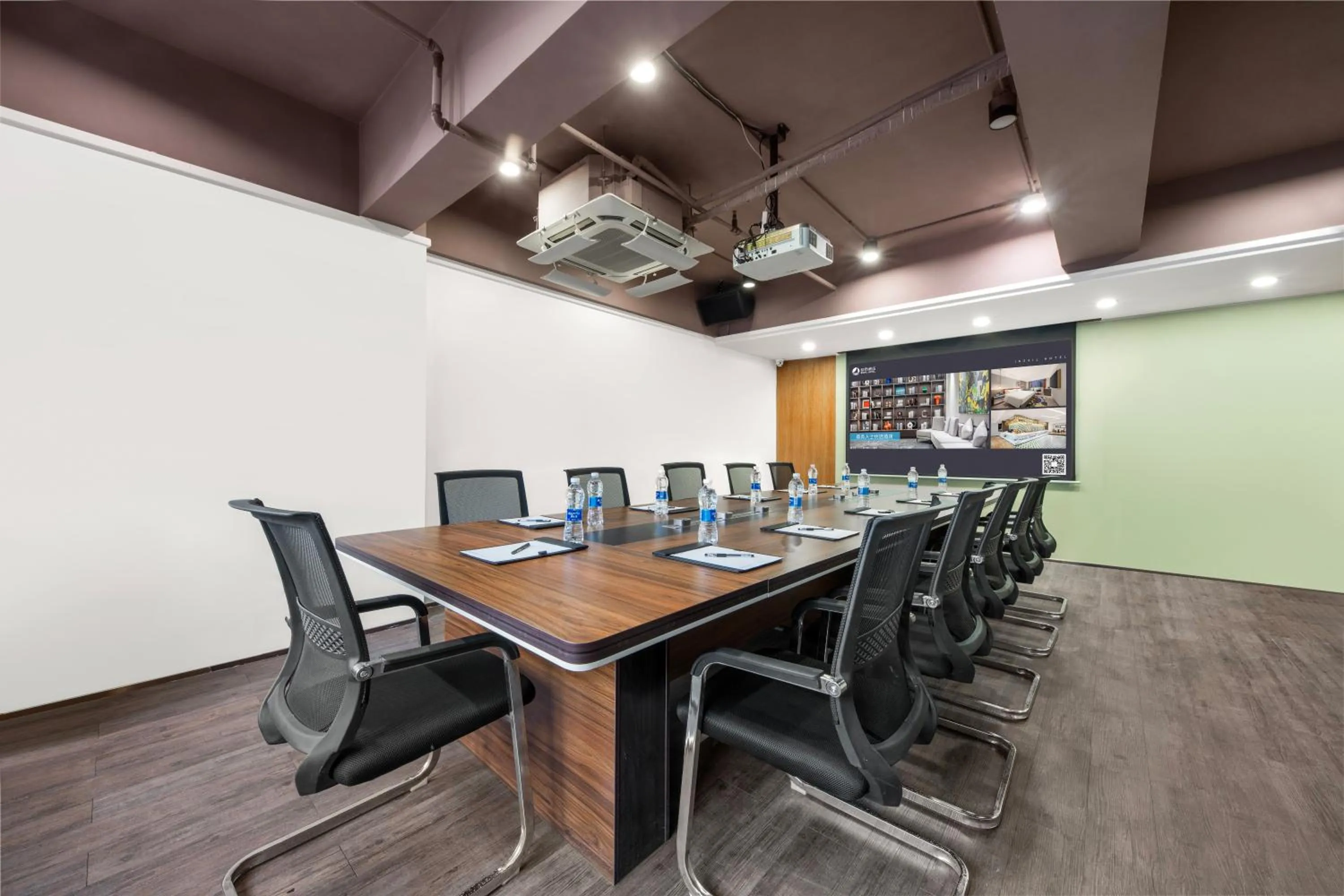 Meeting/conference room in Insail Hotels Guangzhou Beijing Road Pedestrian Branch