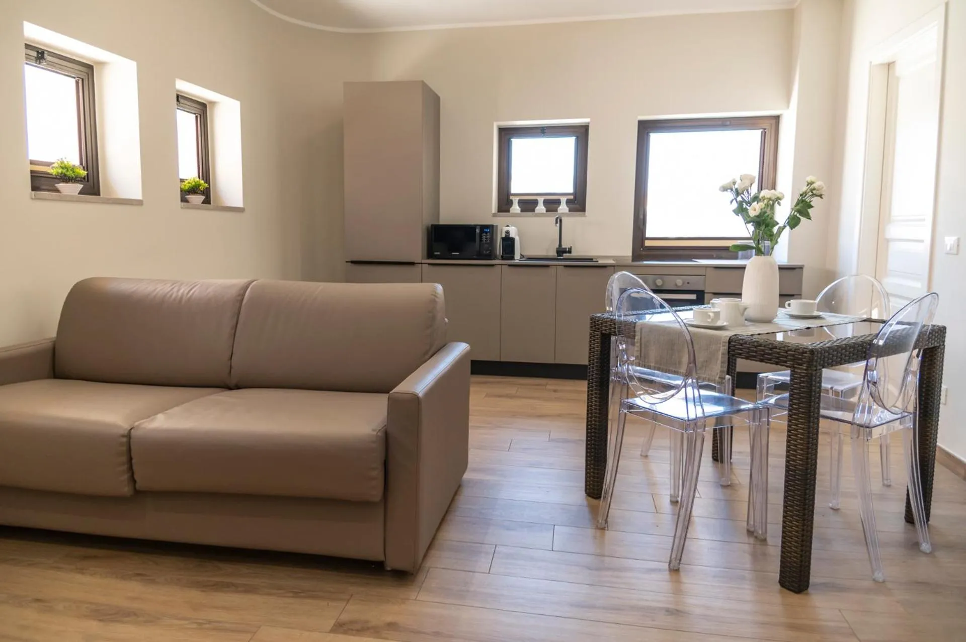 Kitchen or kitchenette in B&B Ruggero Settimo - Room & Suite