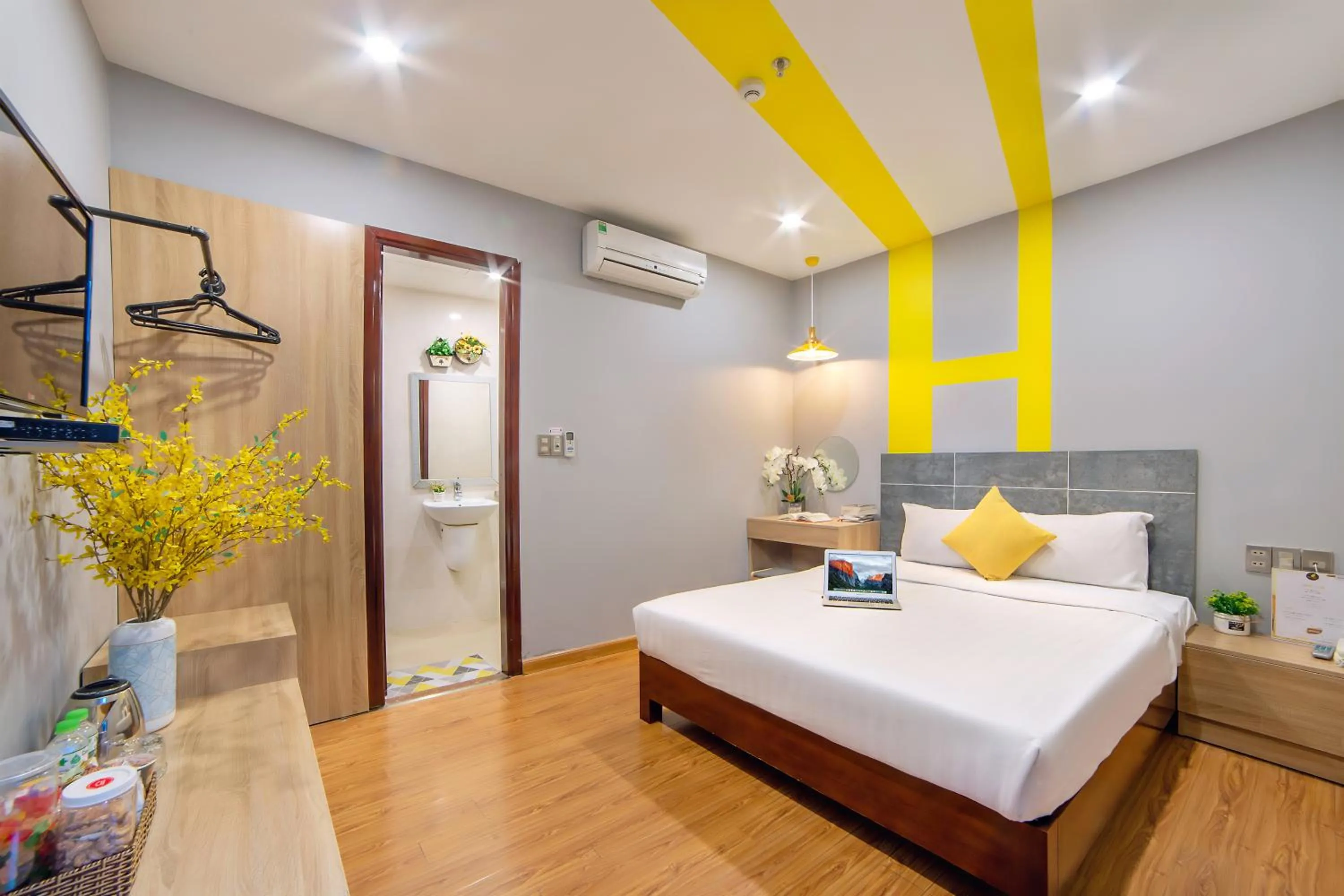 Bed in Happy Day Riverside Hotel & Spa Danang