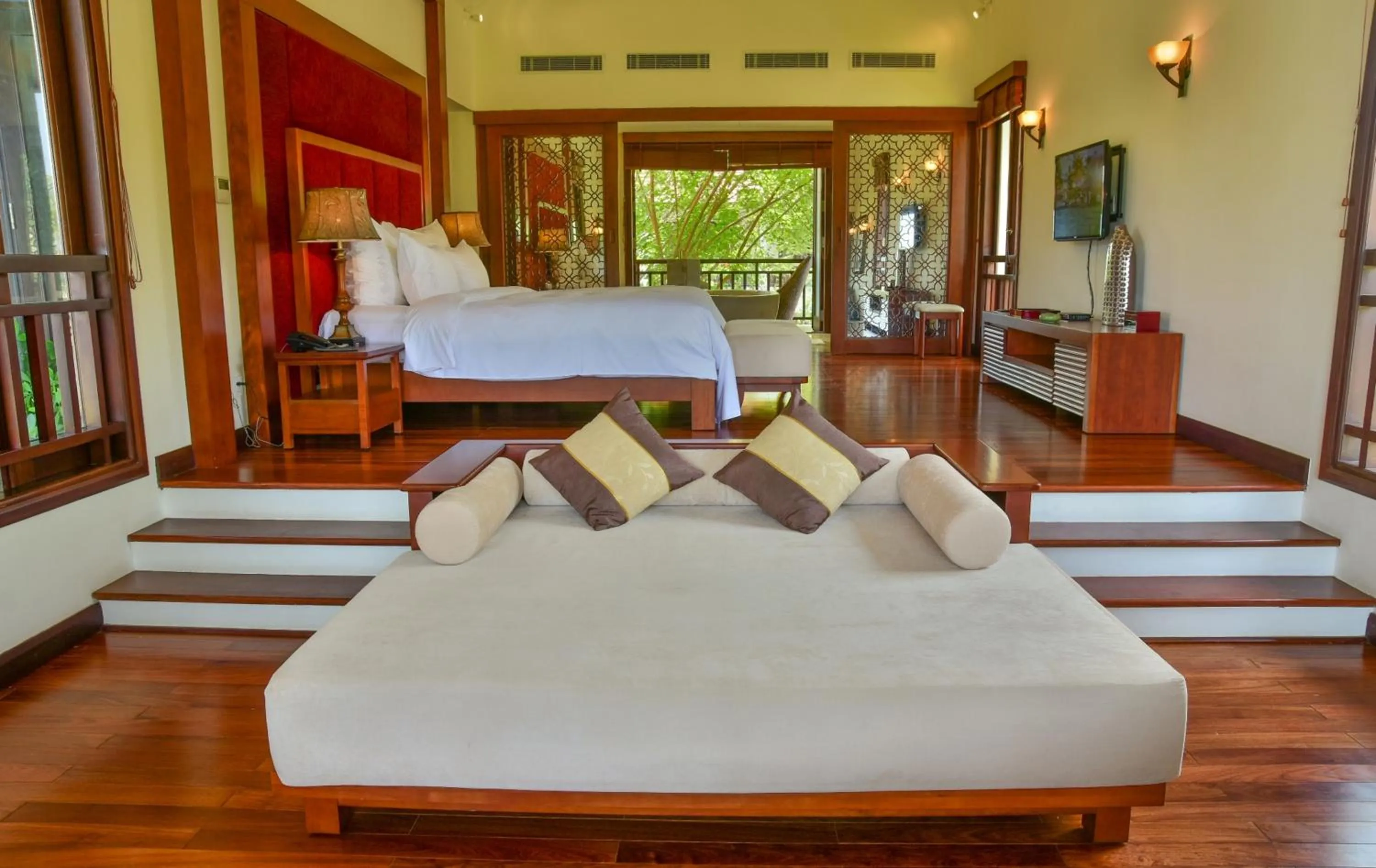 Photo of the whole room, Bed in Furama Villas Danang