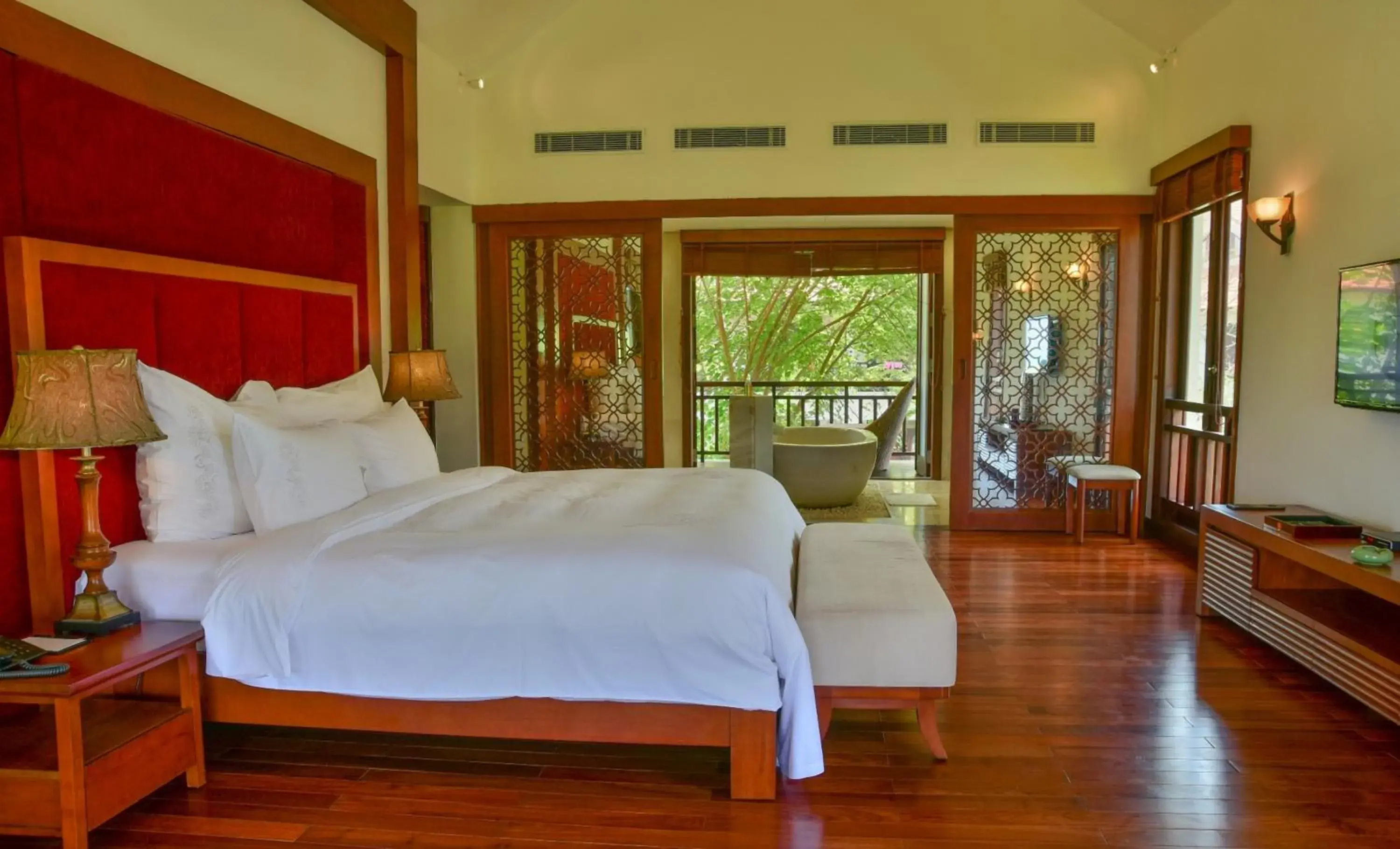 Four-Bedroom Villa with Ocean View in Furama Villas Danang Four-Bedroom Villa with Ocean View in Furama Villas Danang
