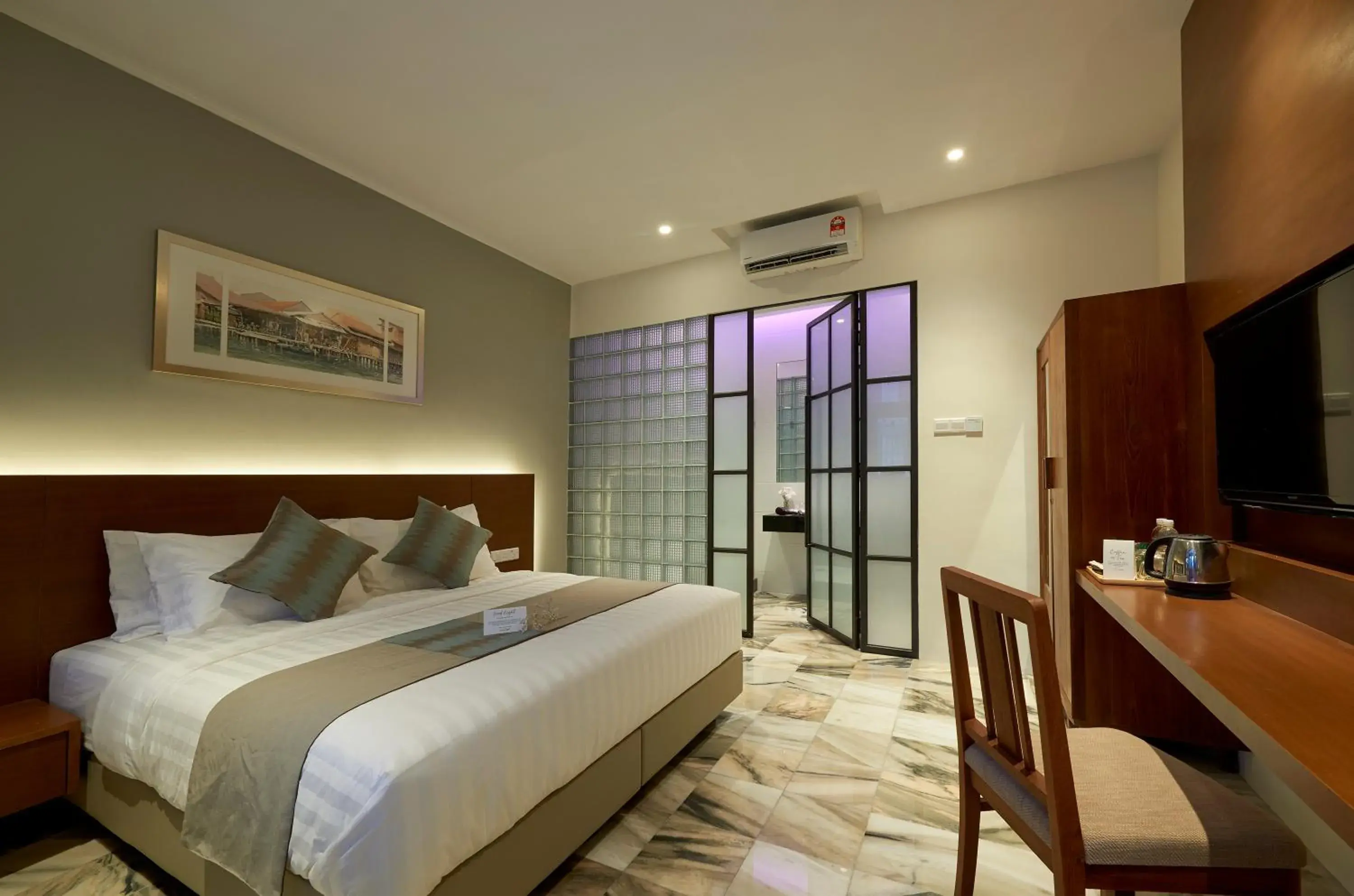 Vintage Suite in Macalister Terraces Hotel Vintage Suite in Macalister Terraces Hotel