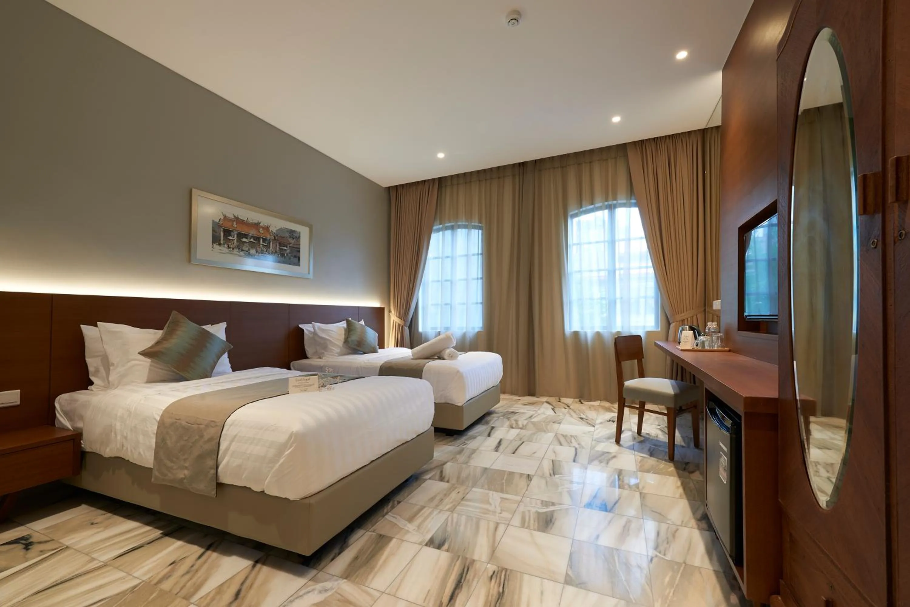Photo of the whole room, Bed in Macalister Terraces Hotel